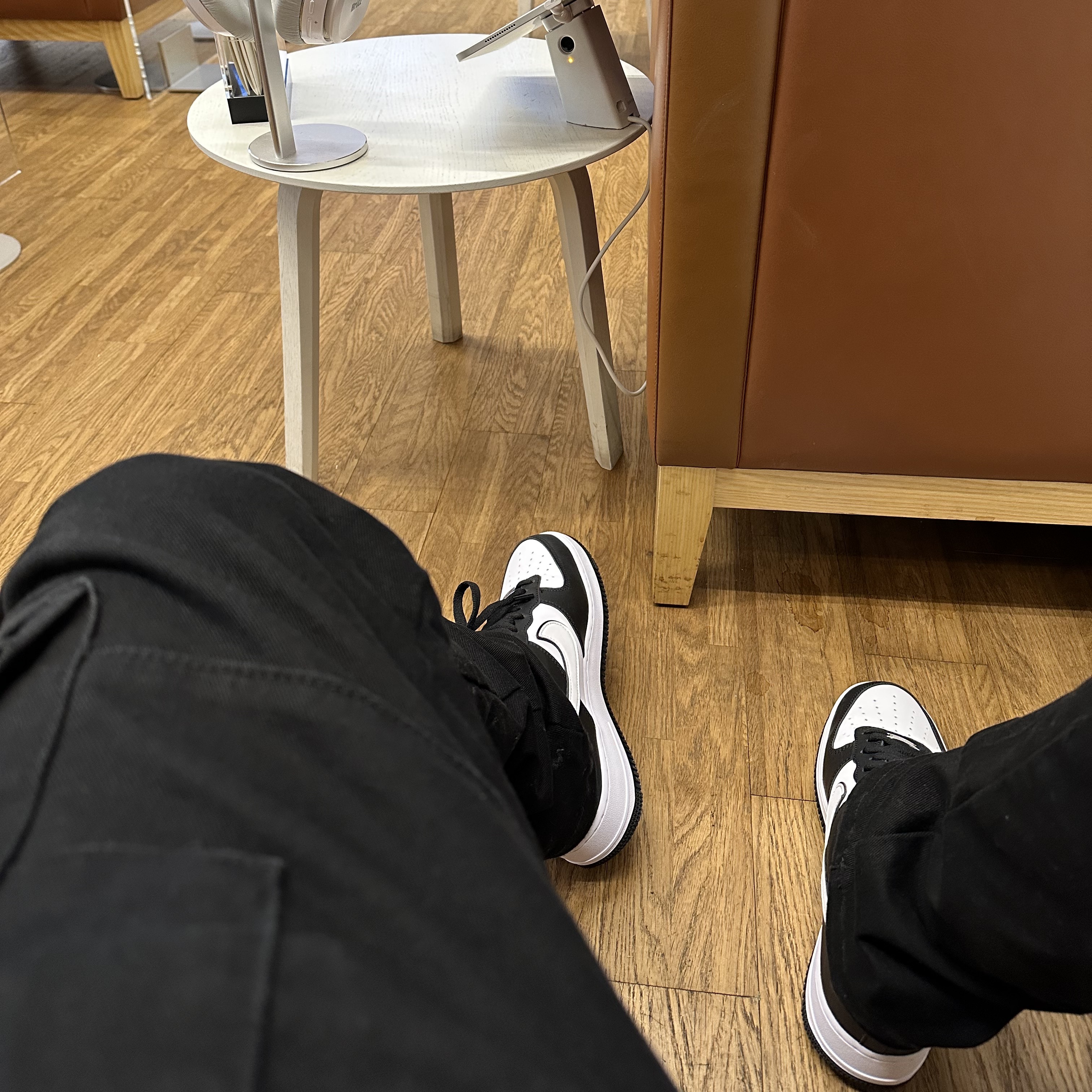Nike Air Force 1 '07 Black White 착용 스타일