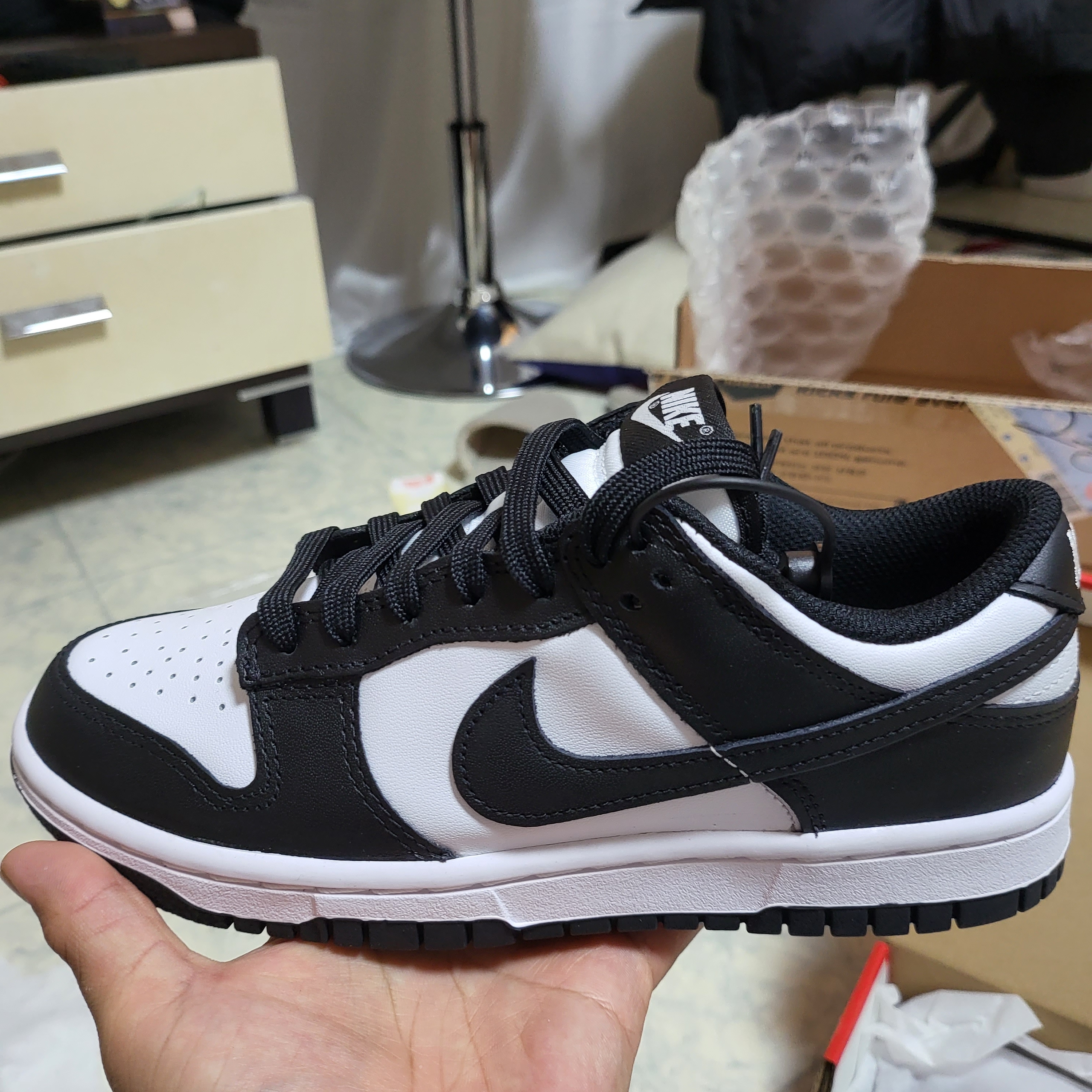 Nike Dunk Low Retro Black 착용 스타일 - 1
