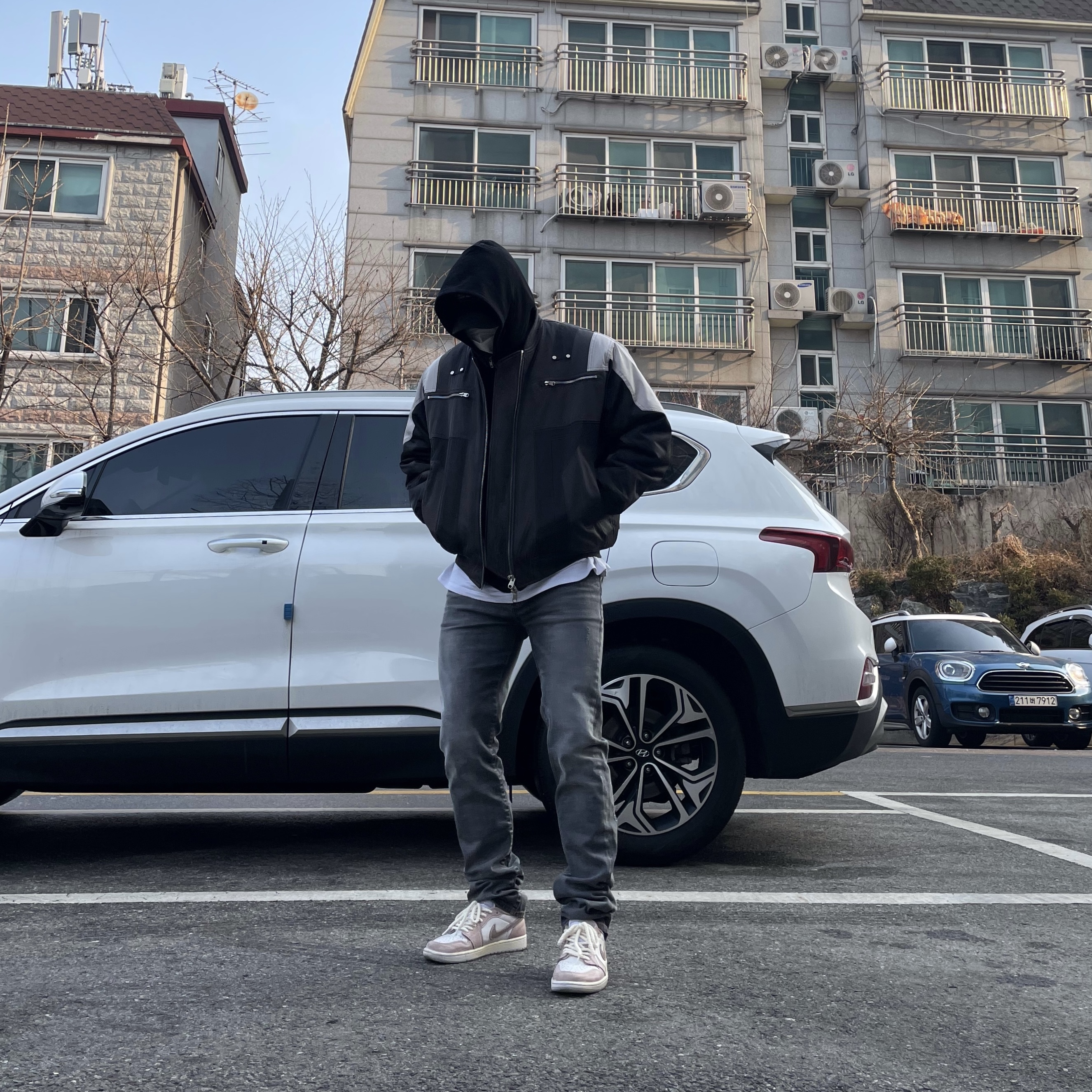 Undermycar Wani Kame Multi Block Pocket Turtle Bomber Driftwood - 22FW, Jordan 1 Low OG Neutral Grey 착용 스타일 - 2