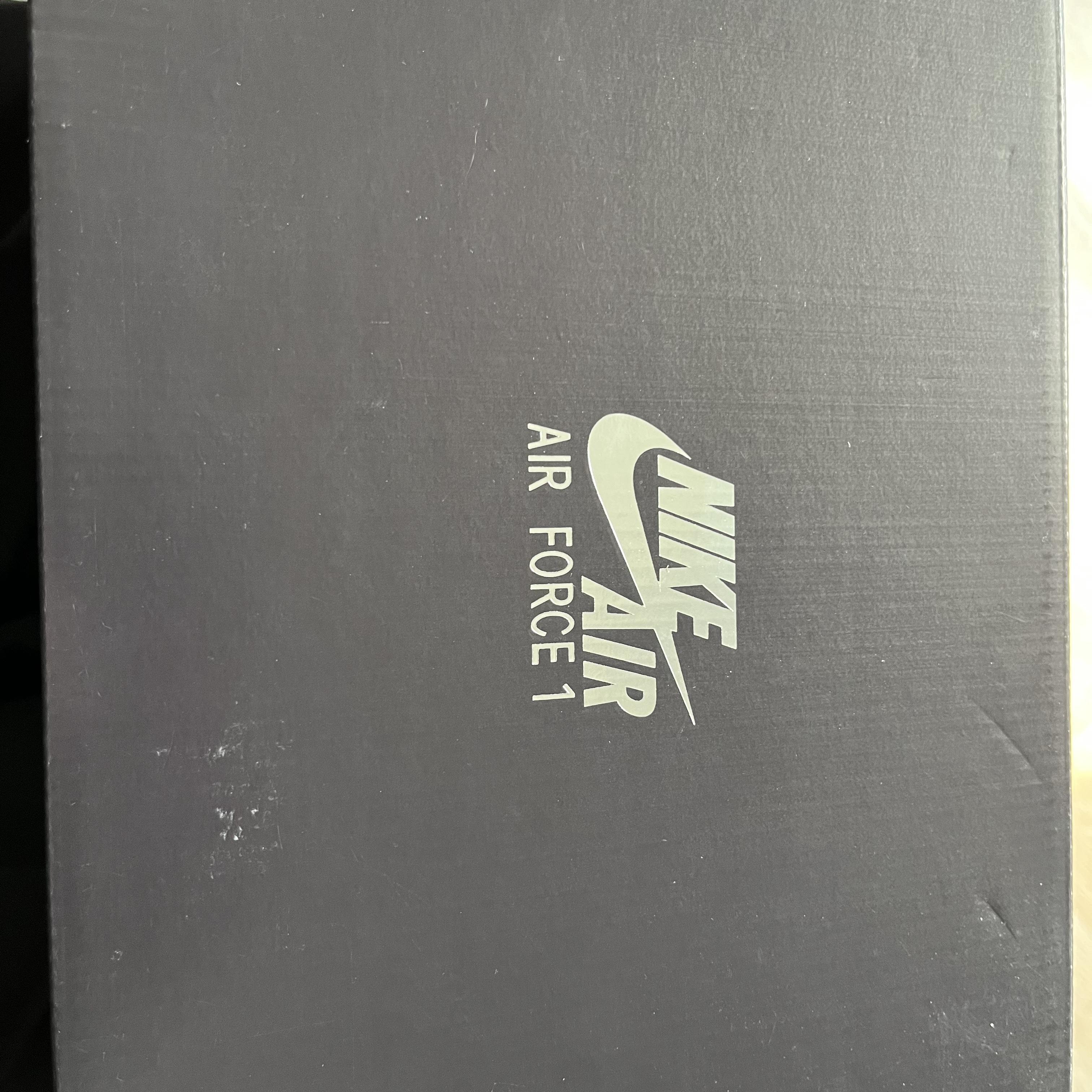 Nike Air Force 1 '07 LV8 40th Anniversary Join Forces White Black 착용 스타일 - 2