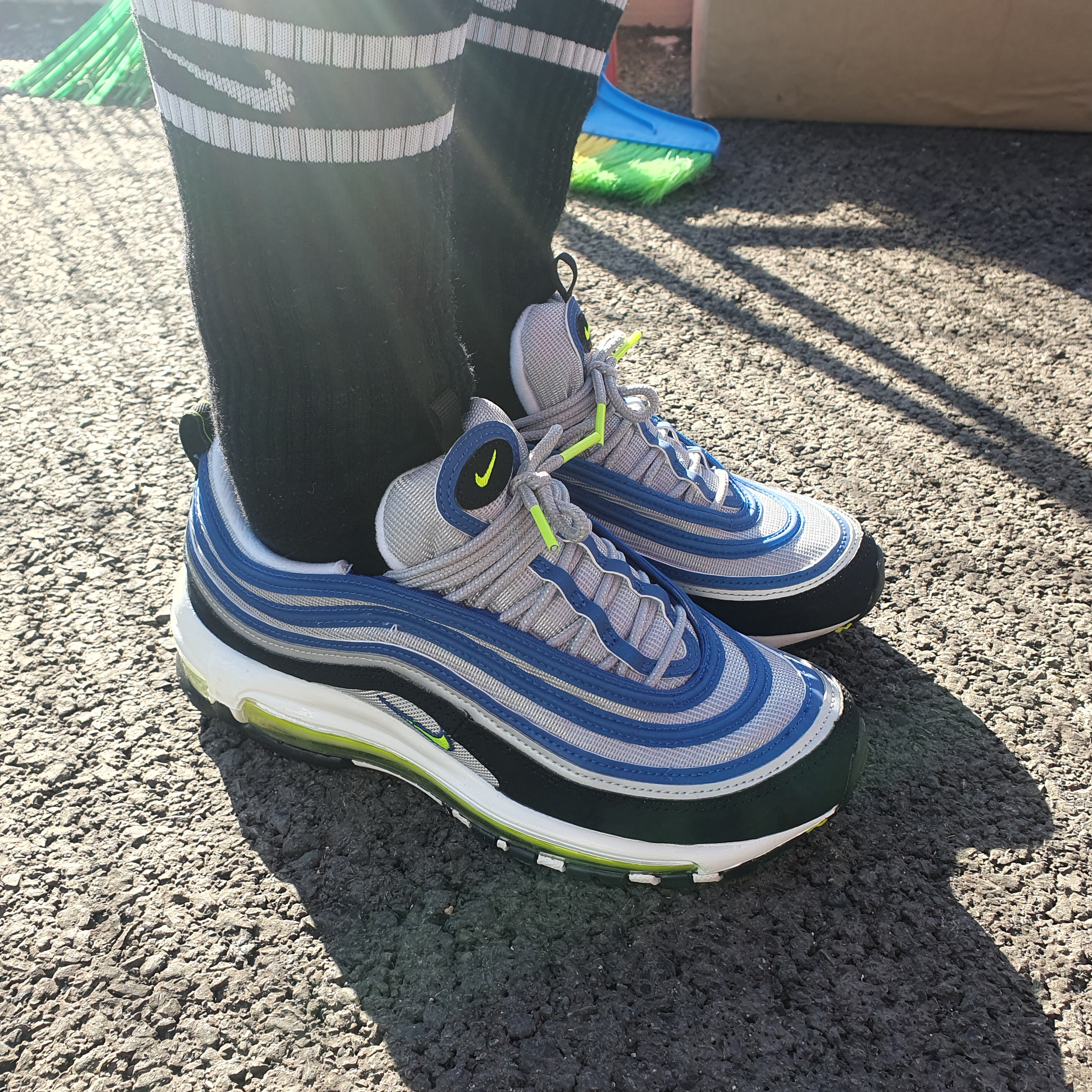 Nike Air Max 97 OG Atlantic Blue and Voltage Yellow 착용 스타일
