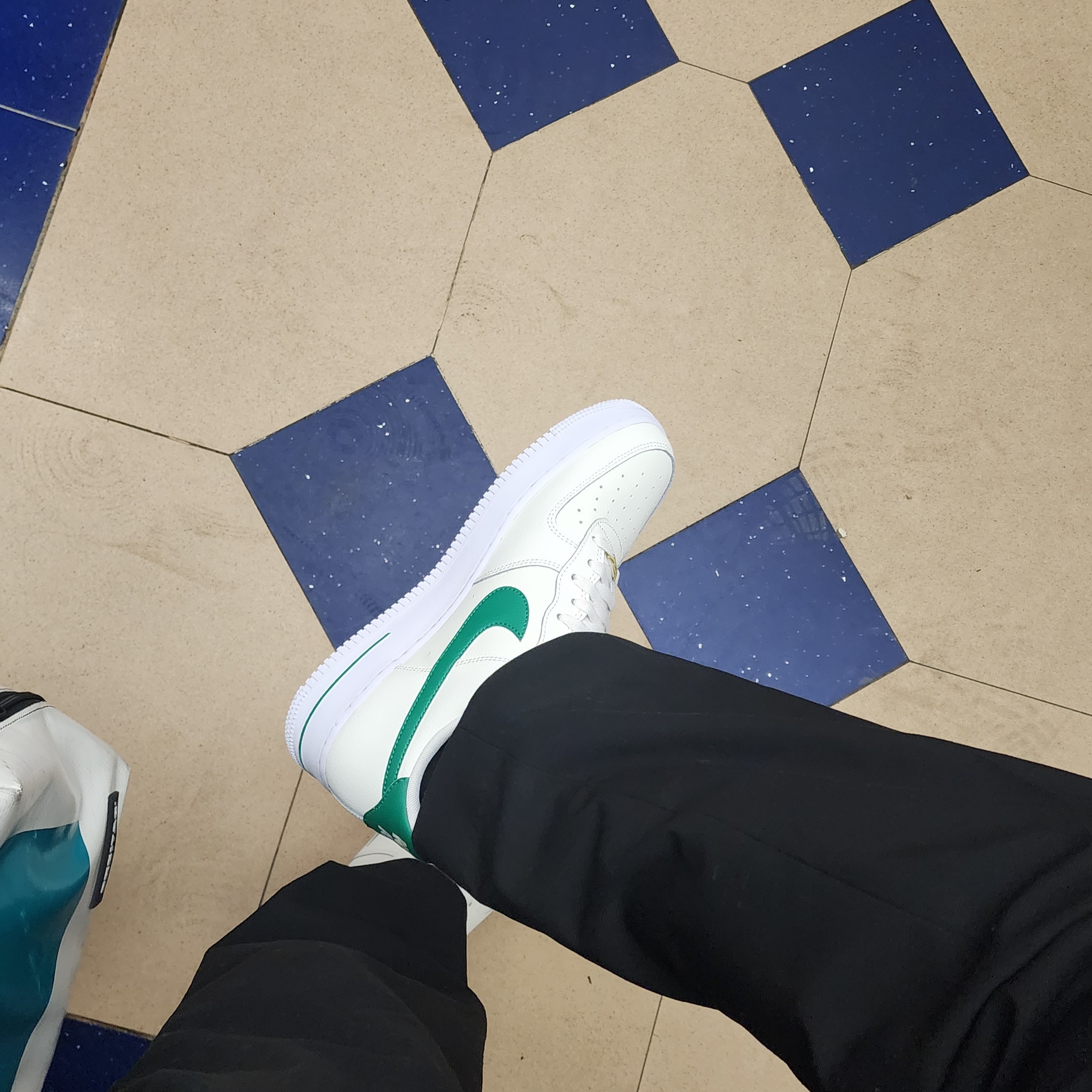 Nike Air Force 1 '07 LV8 40th Anniversary Join Forces Sail Malachite 착용 스타일