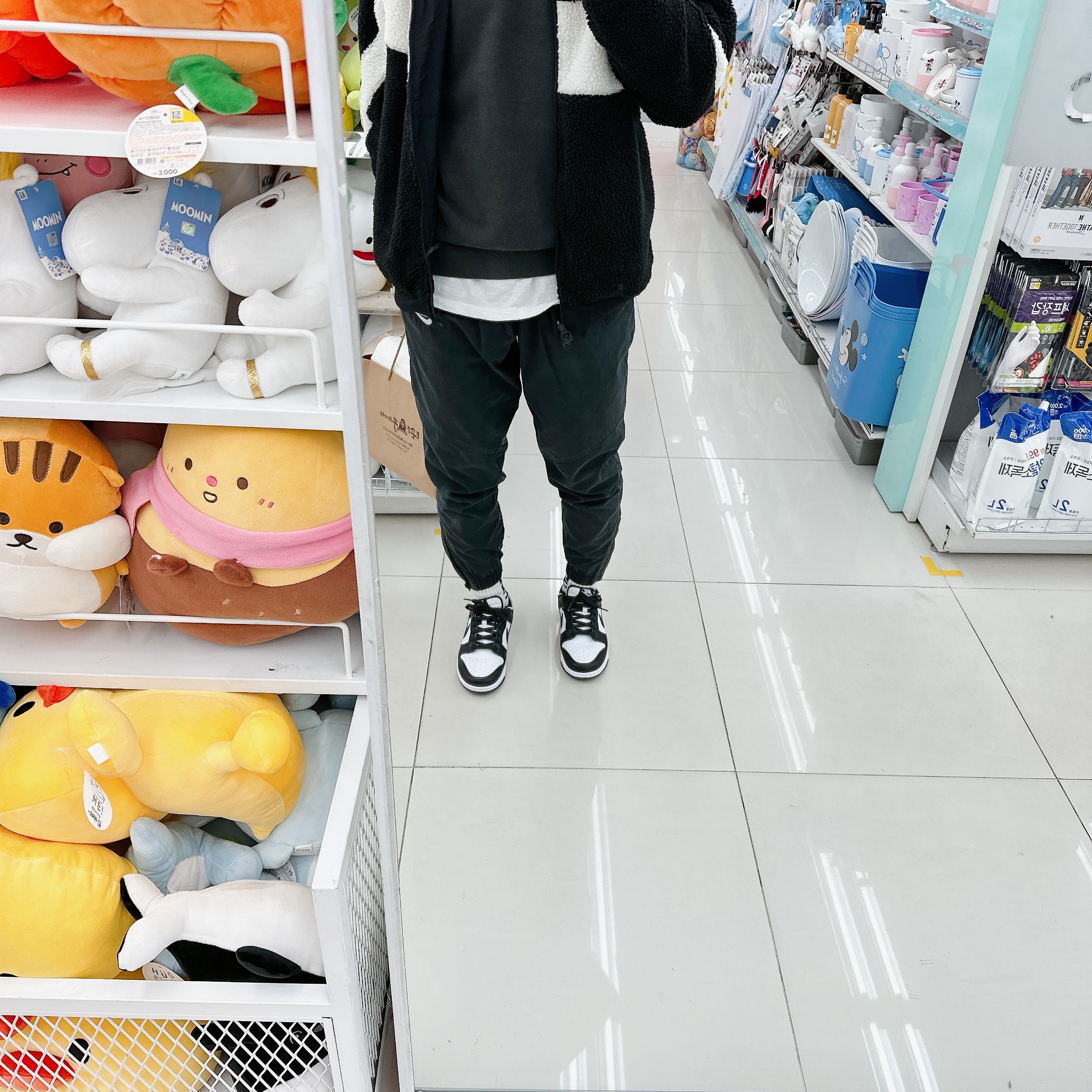 Nike Big Swoosh Full Zip Jacket Black Sail, Nike Dunk Low Retro Black 착용 스타일
