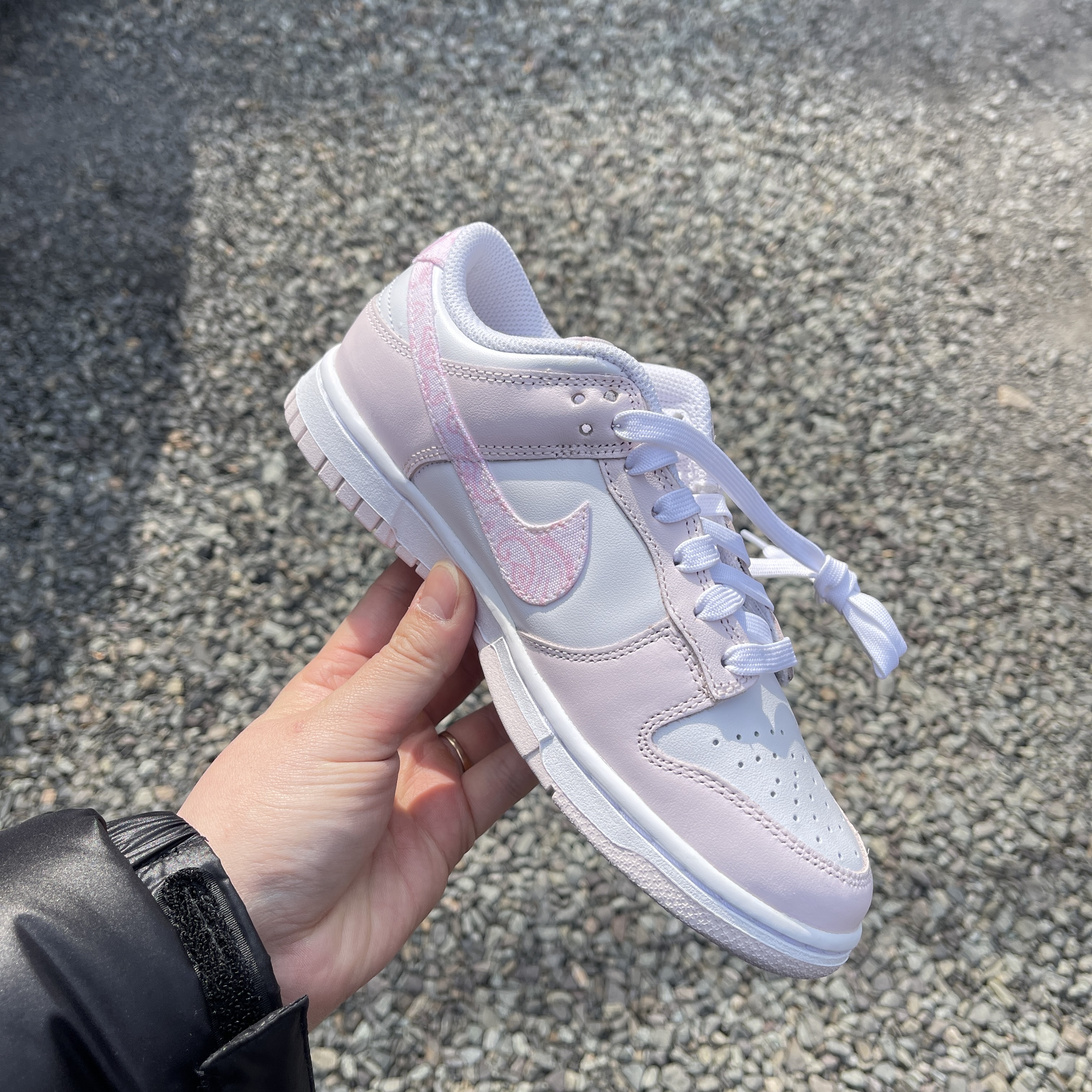 (W) Nike Dunk Low Pearl Pink 착용 스타일 - 2