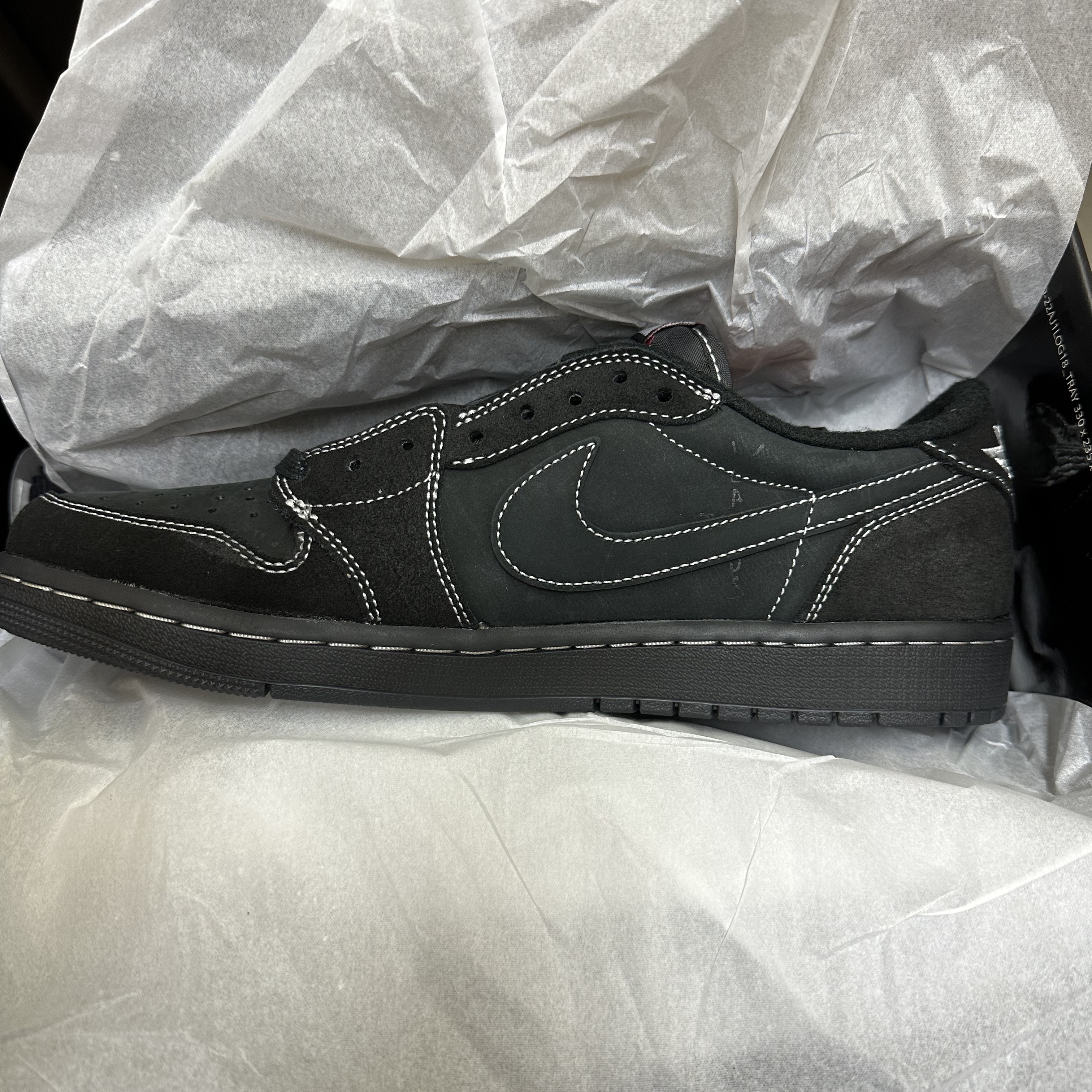 Jordan 1 x Travis Scott Retro Low OG SP Black Phantom 착용 스타일 - 1