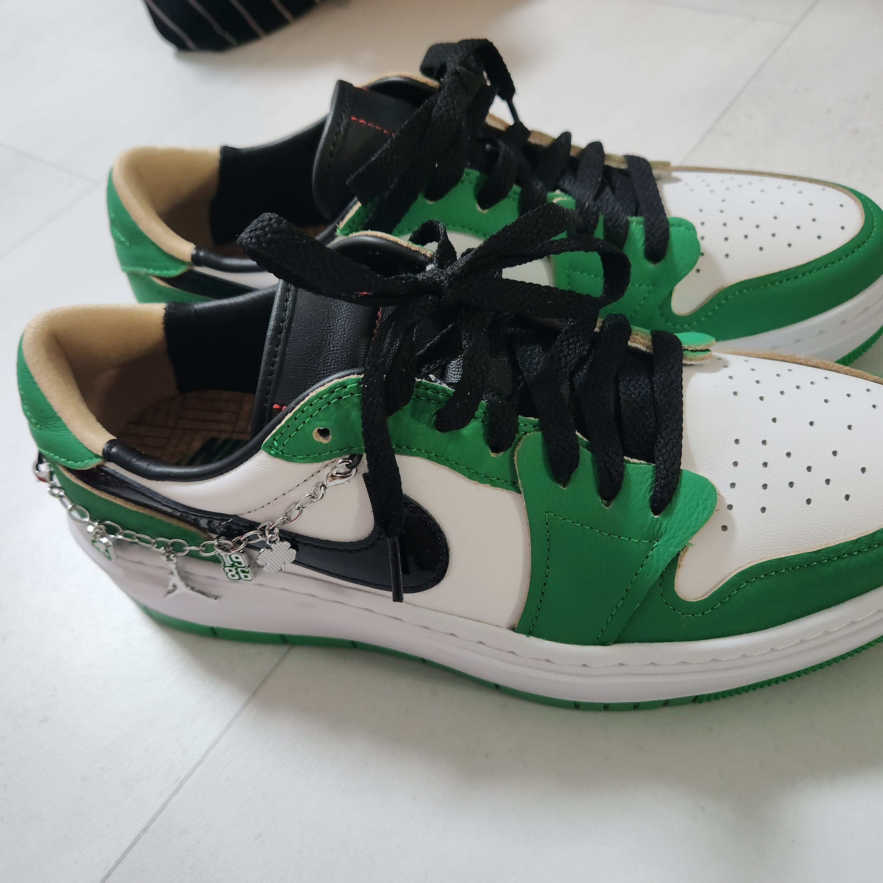 (W) Jordan 1 Elevate Low SE Lucky Green 착용 스타일