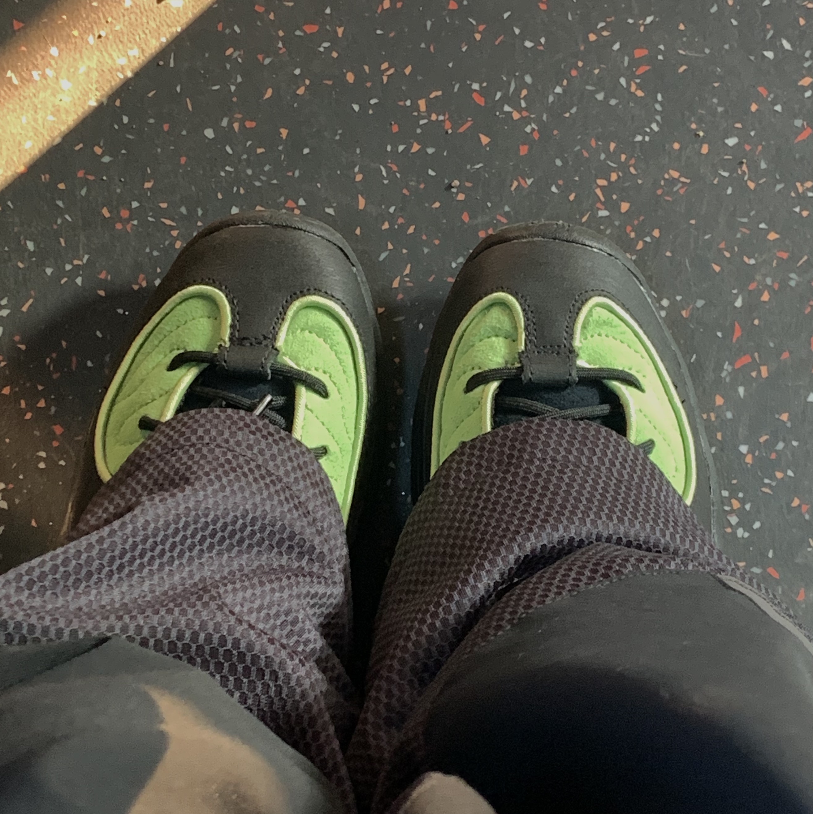 Nike x Stussy Air Penny II Vivid Green and Black 착용 스타일 - 3