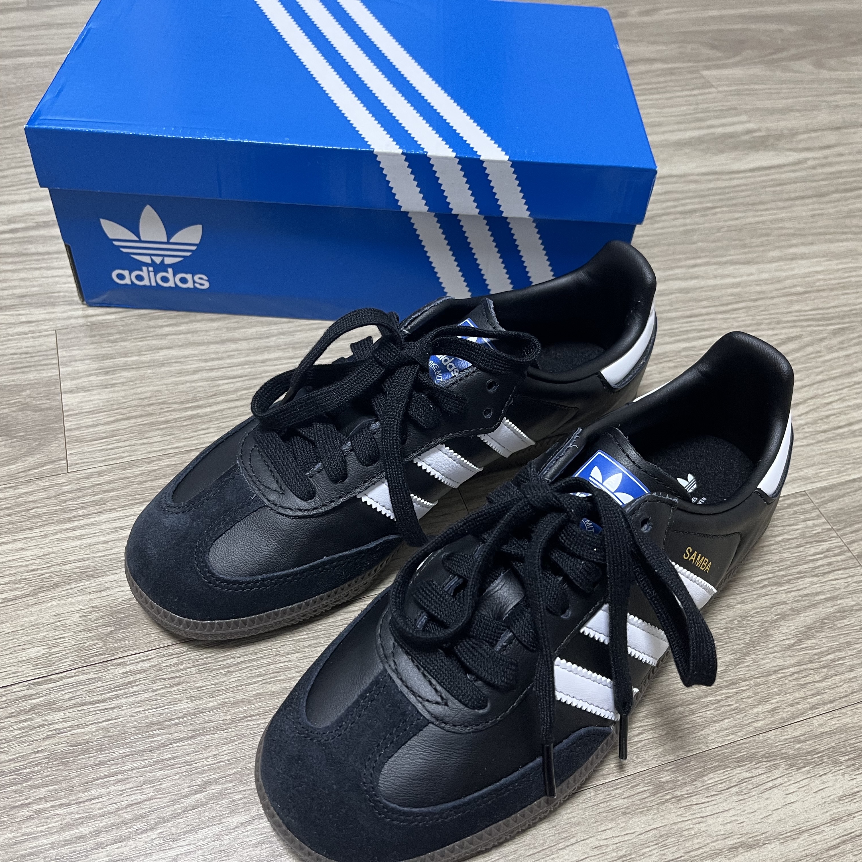 Adidas Samba OG Black White Gum 착용 스타일