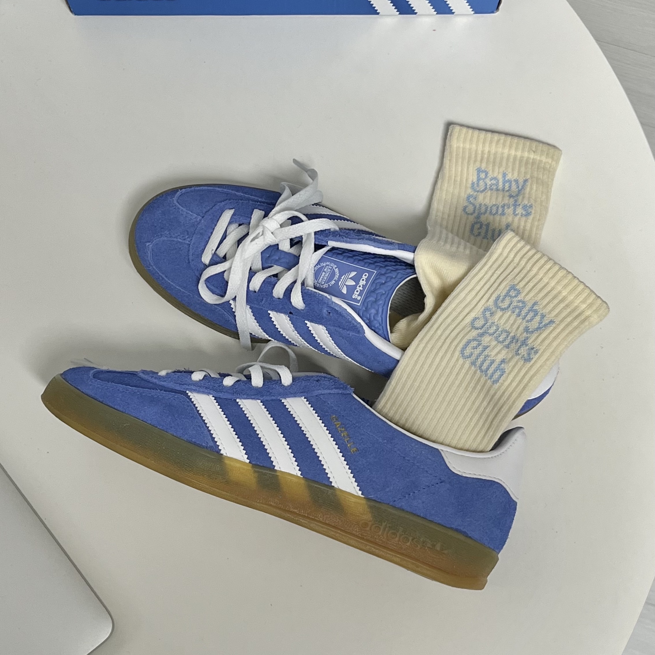 (W) Adidas Gazelle Indoor Blue Fusion Cloud White 착용 스타일