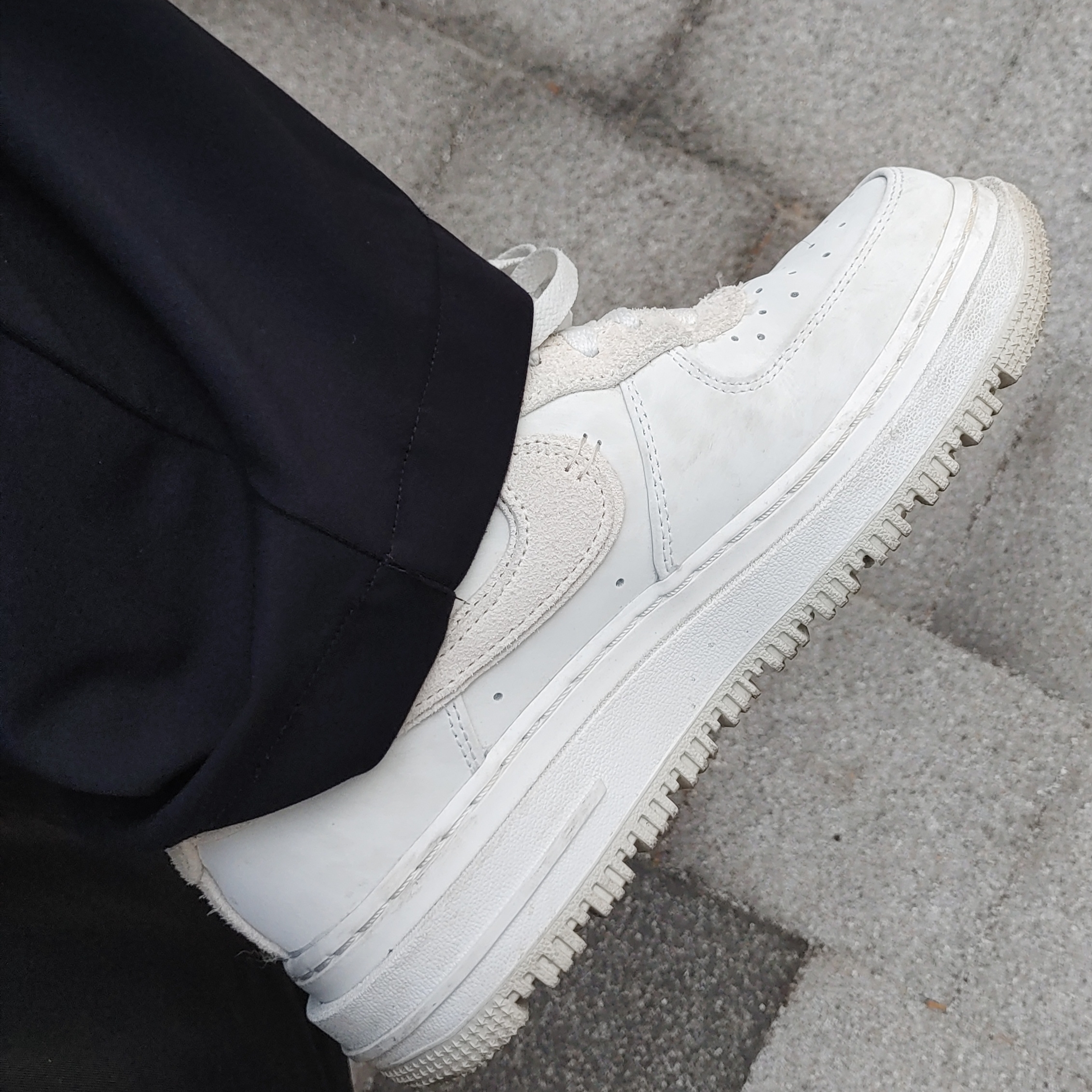 Nike Air Force 1 Luxe Summit White 착용 스타일
