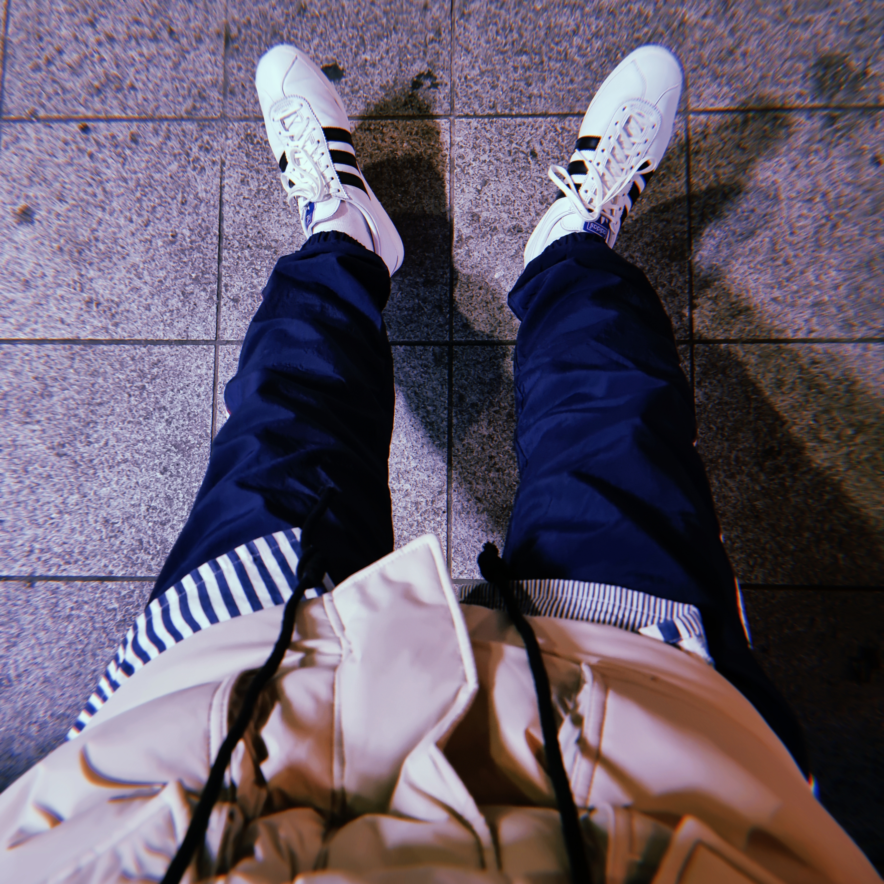Adidas Gazelle Vintage White Black 착용 스타일