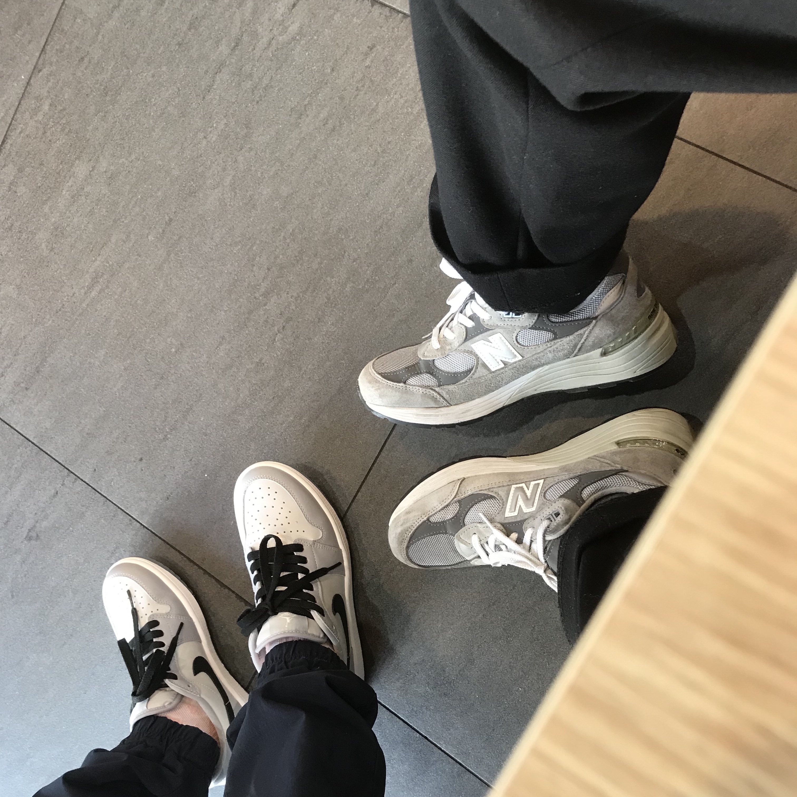 New Balance 992 Made in USA Grey - D Standard, Jordan 1 Low Golf Wolf Grey 착용 스타일