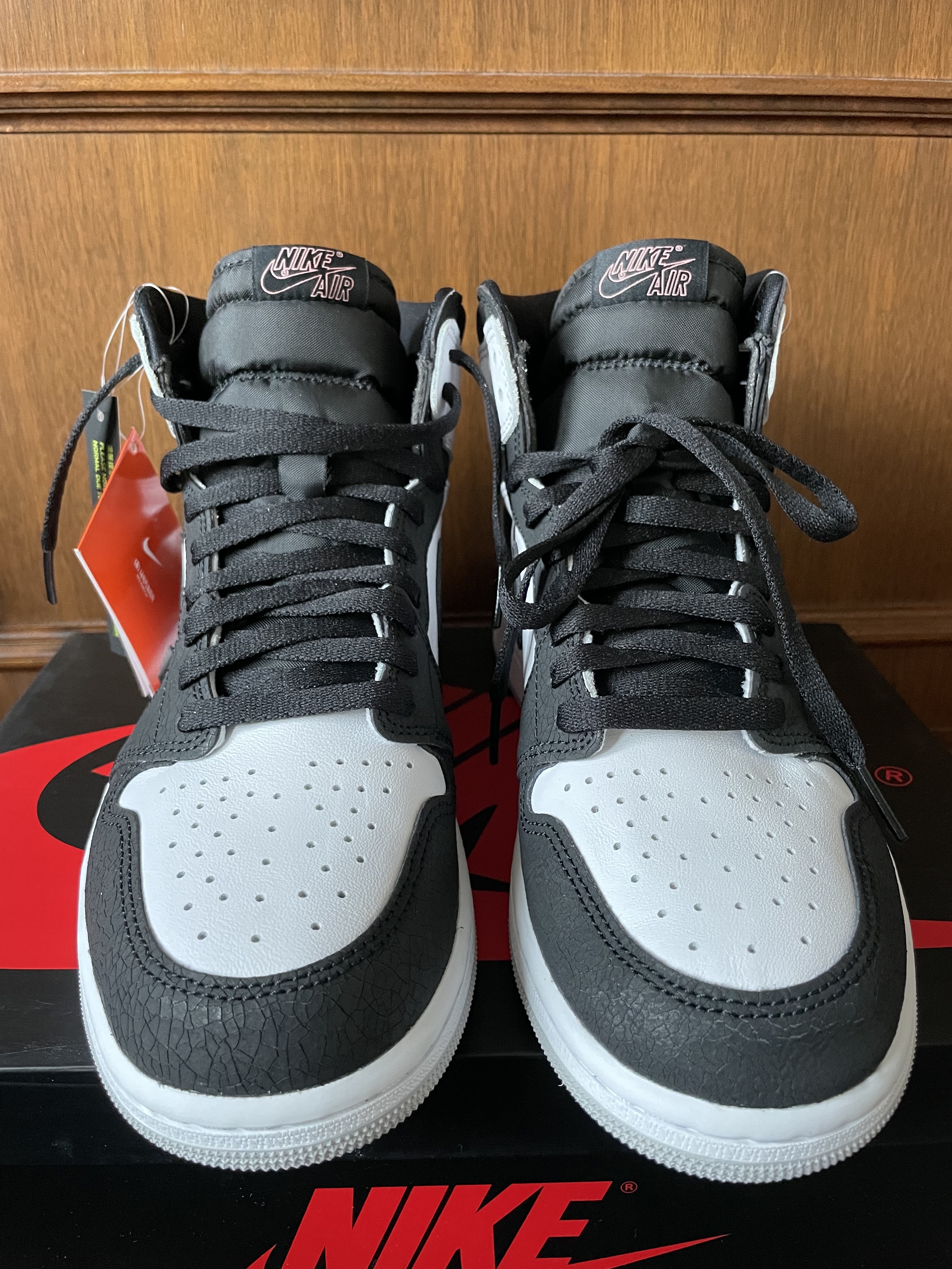 Jordan 1 Retro High OG Bleached Coral 착용 스타일