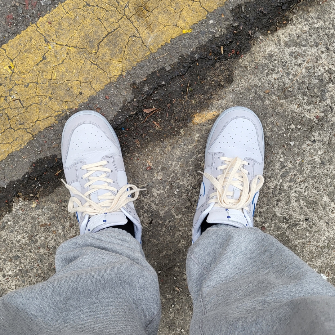 Nike Dunk Low Wolf Grey and Pure Platinum 착용 스타일