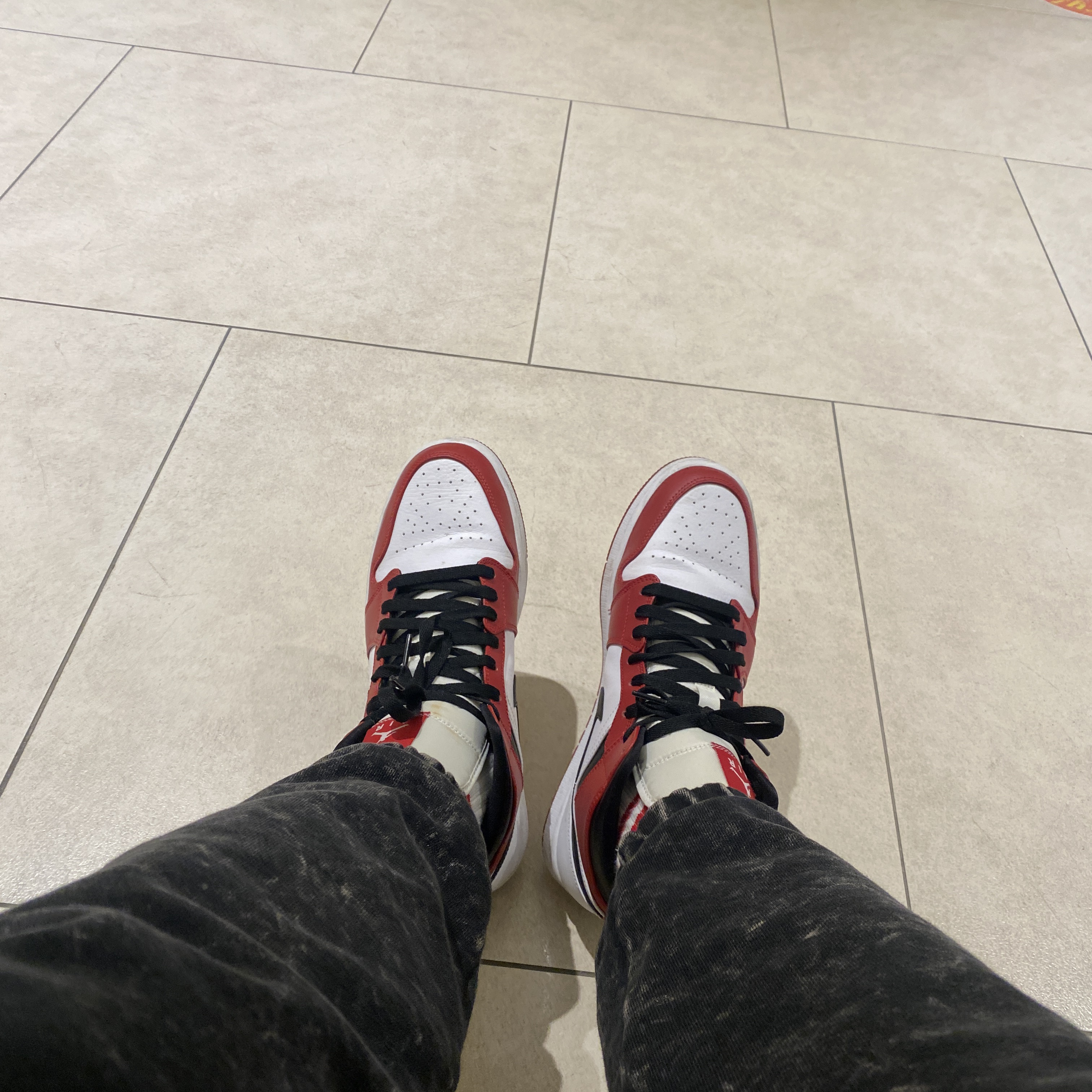 Jordan 1 Mid Chicago 2020 착용 스타일