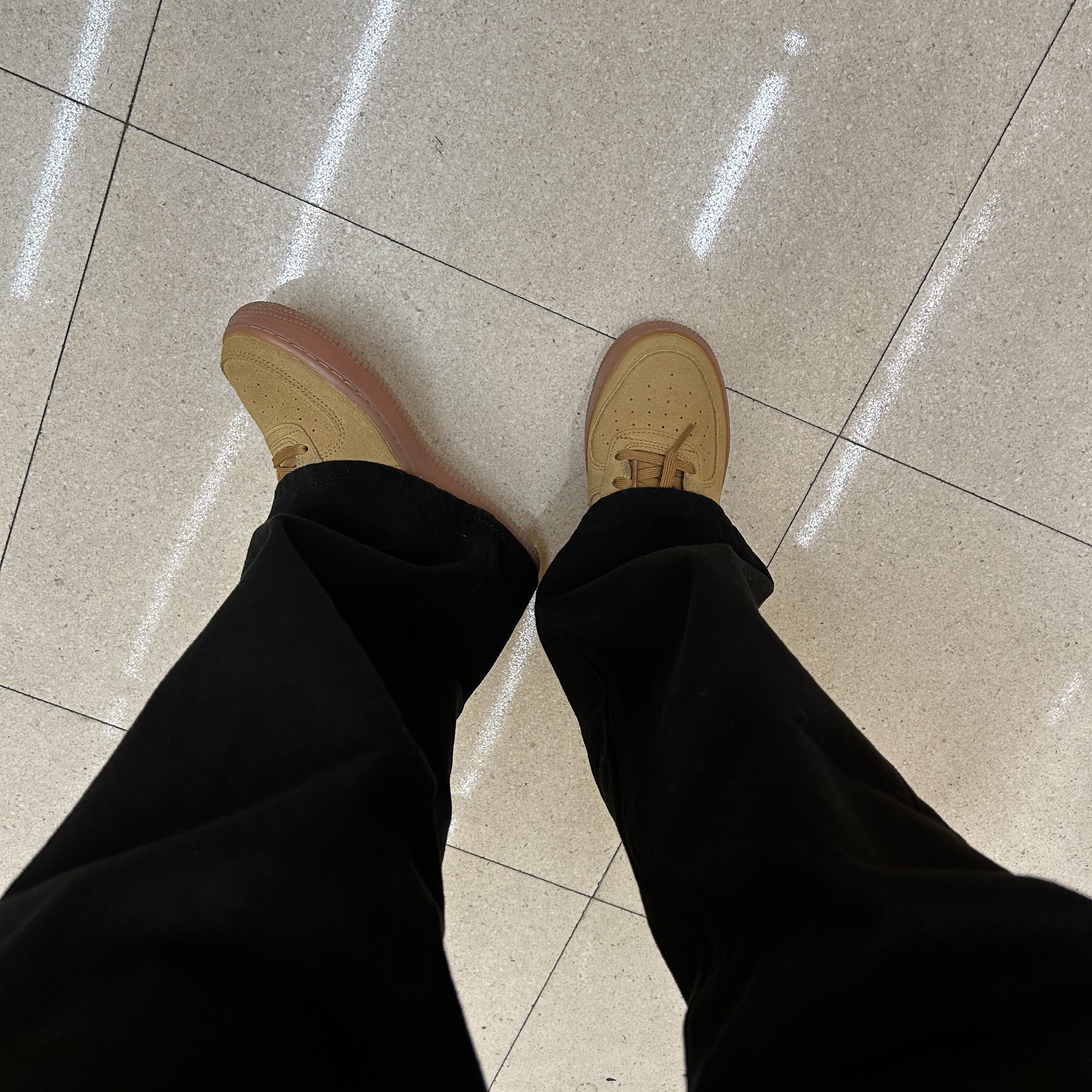 (GS) Nike Air Force 1 LV8 3 Wheat 착용 스타일