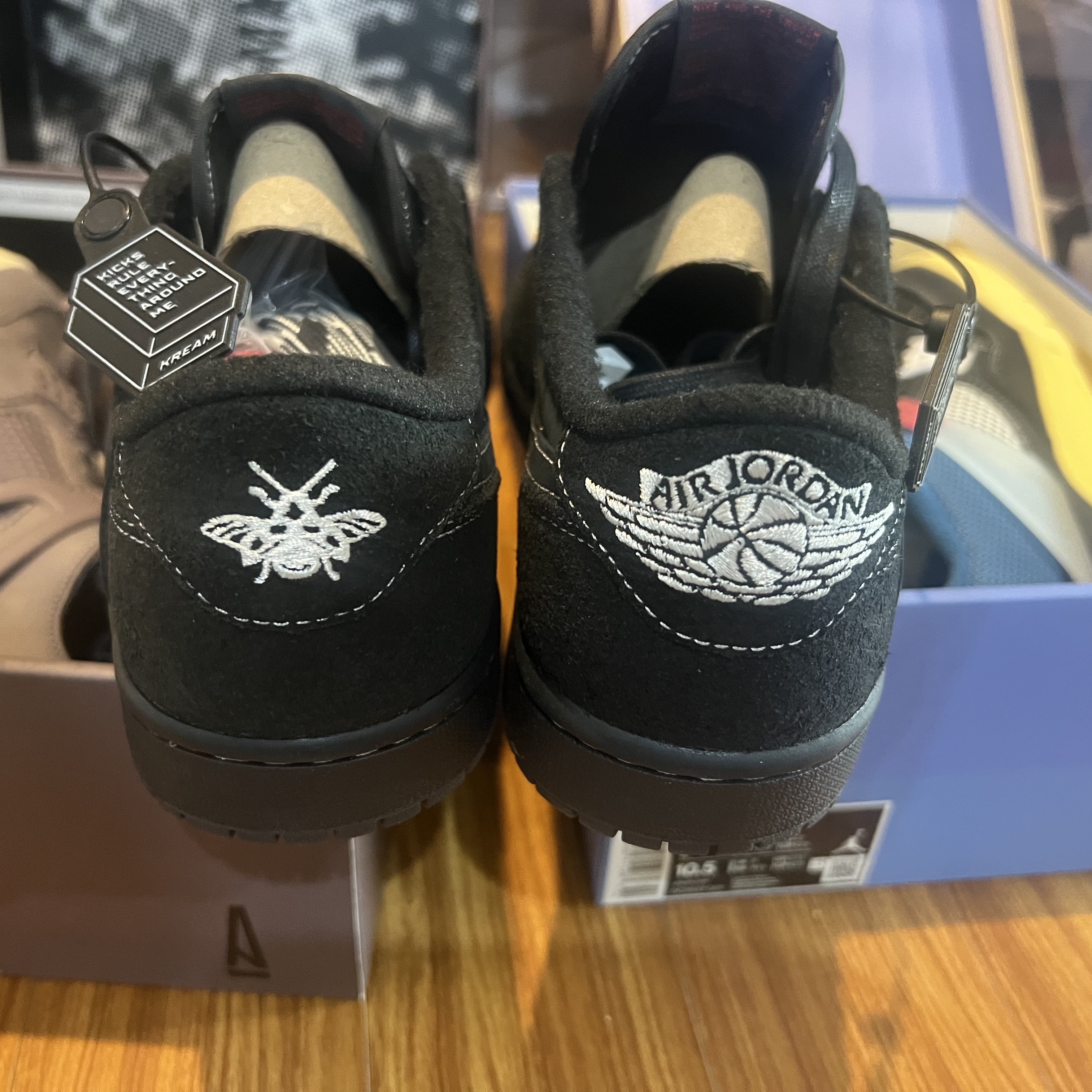 Jordan 1 x Travis Scott Retro Low OG SP Black Phantom 착용 스타일 - 4