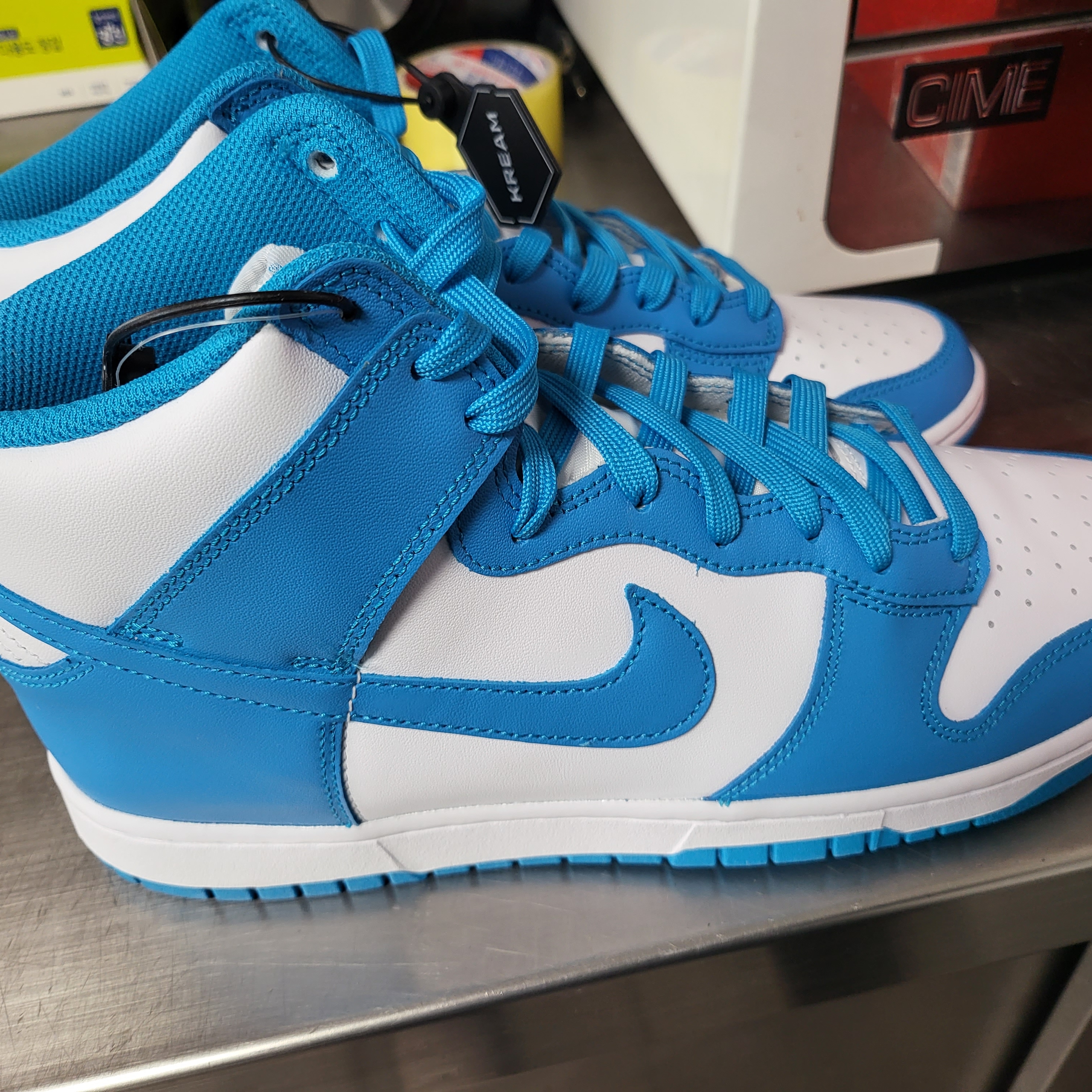 Nike Dunk High Retro Championship Blue 착용 스타일 - 1