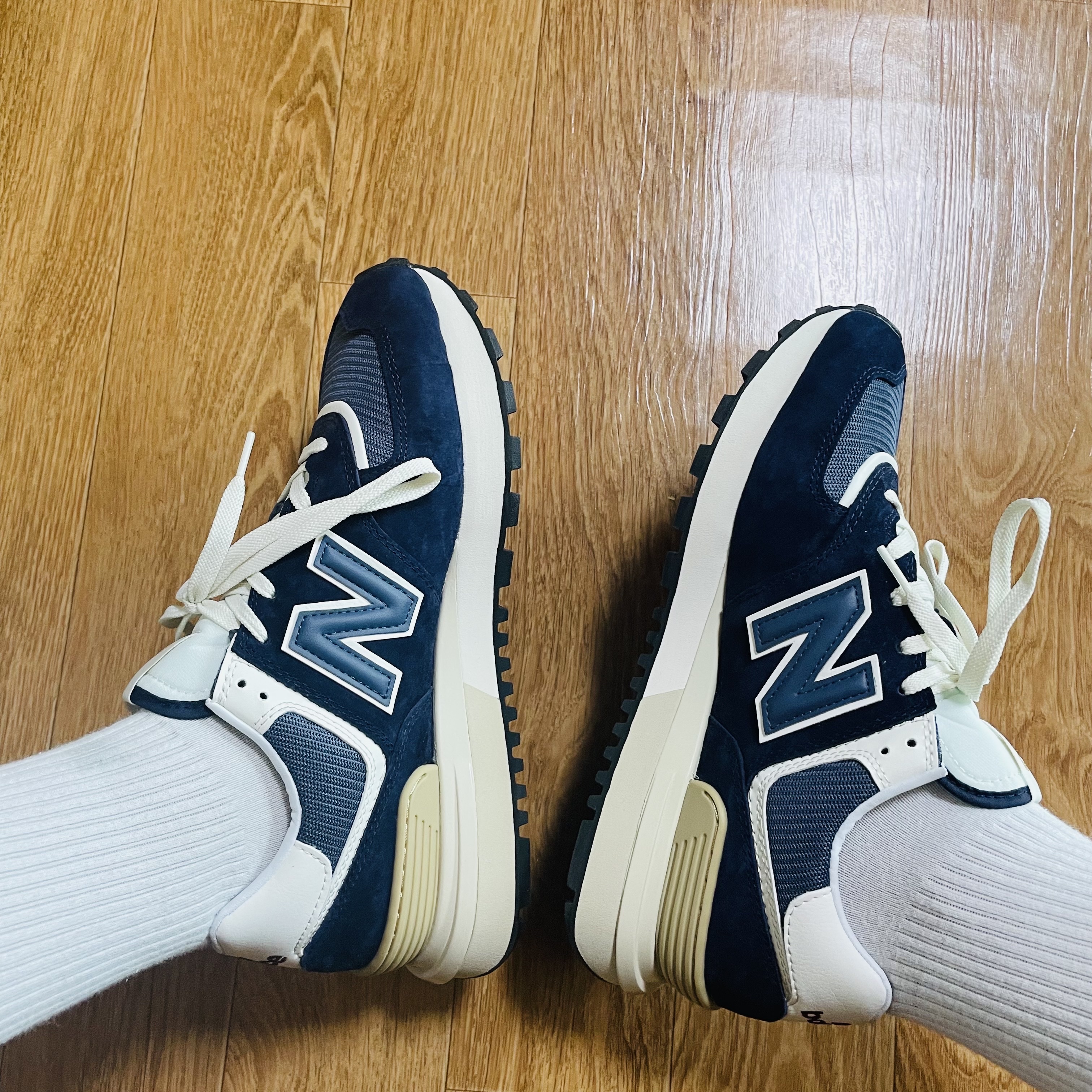 New Balance 574 Legacy Navy 착용 스타일