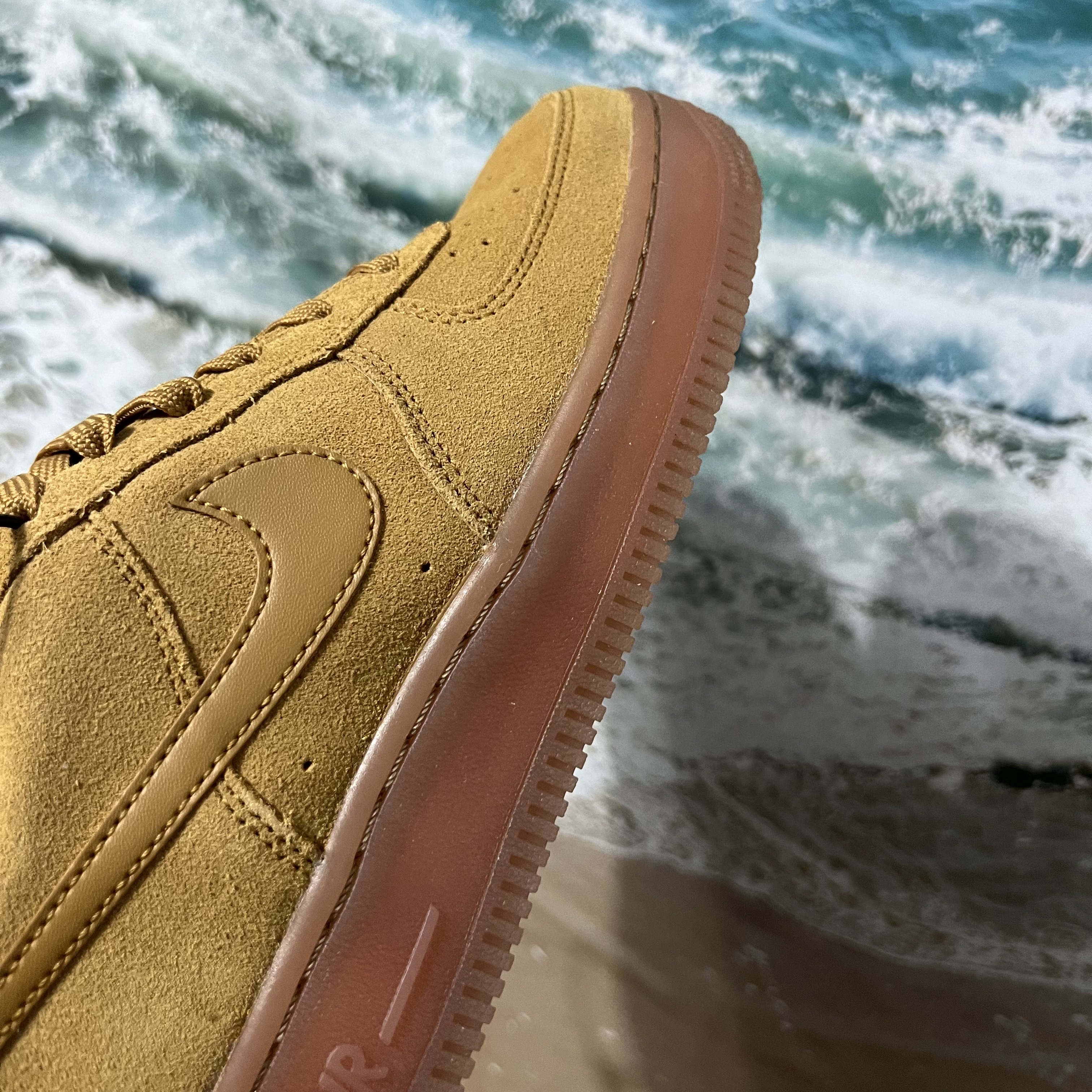 (GS) Nike Air Force 1 LV8 3 Wheat 착용 스타일 - 2