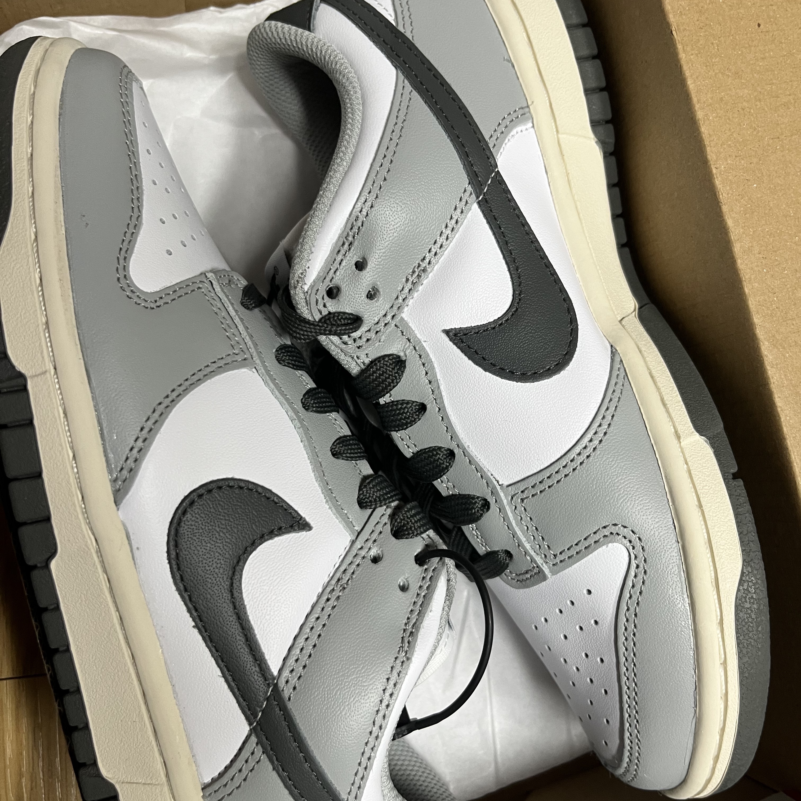 (W) Nike Dunk Low Light Smoke Grey 착용 스타일 - 2