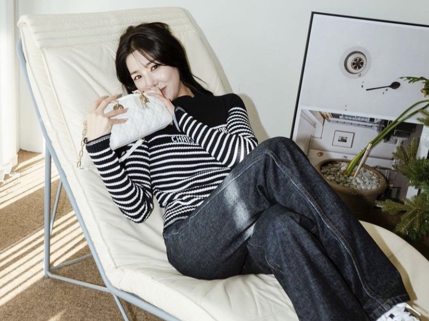 New Balance 1906R White Gold 착용 스타일