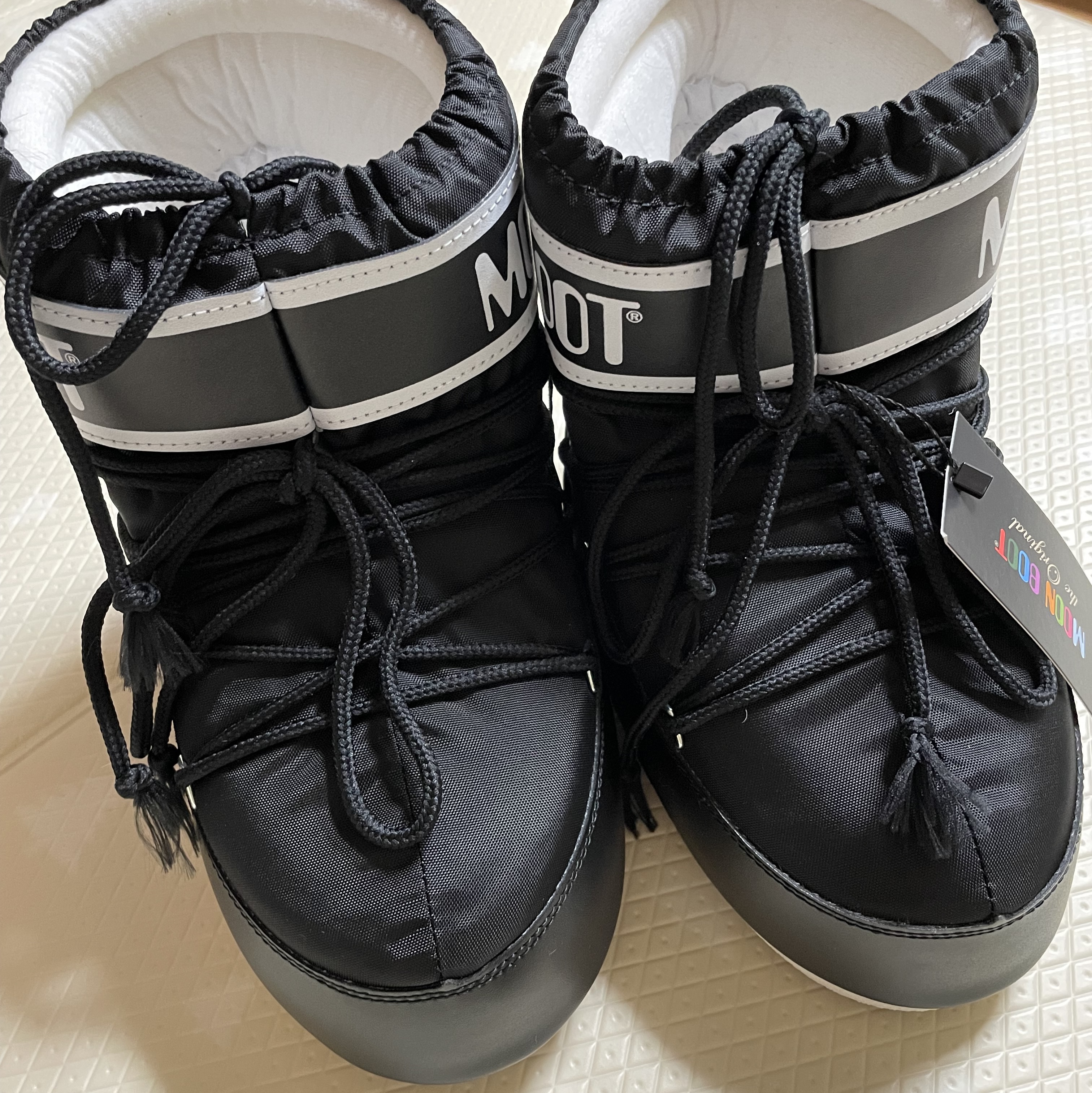 (W) Moon Boot Icon Low Nylon Boots Black 착용 스타일 - 2