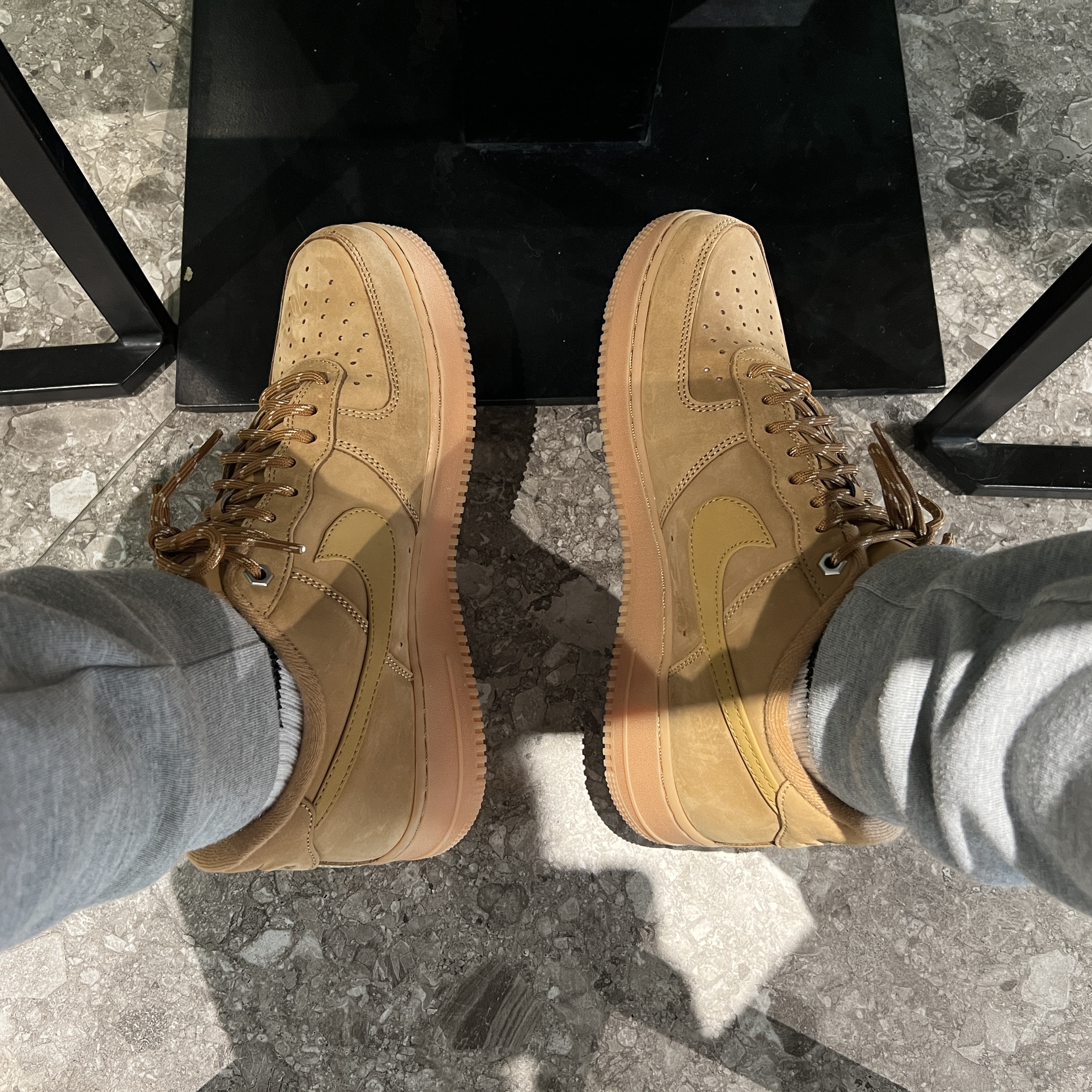 Nike Air Force 1 '07 WB Flax 착용 스타일 - 1