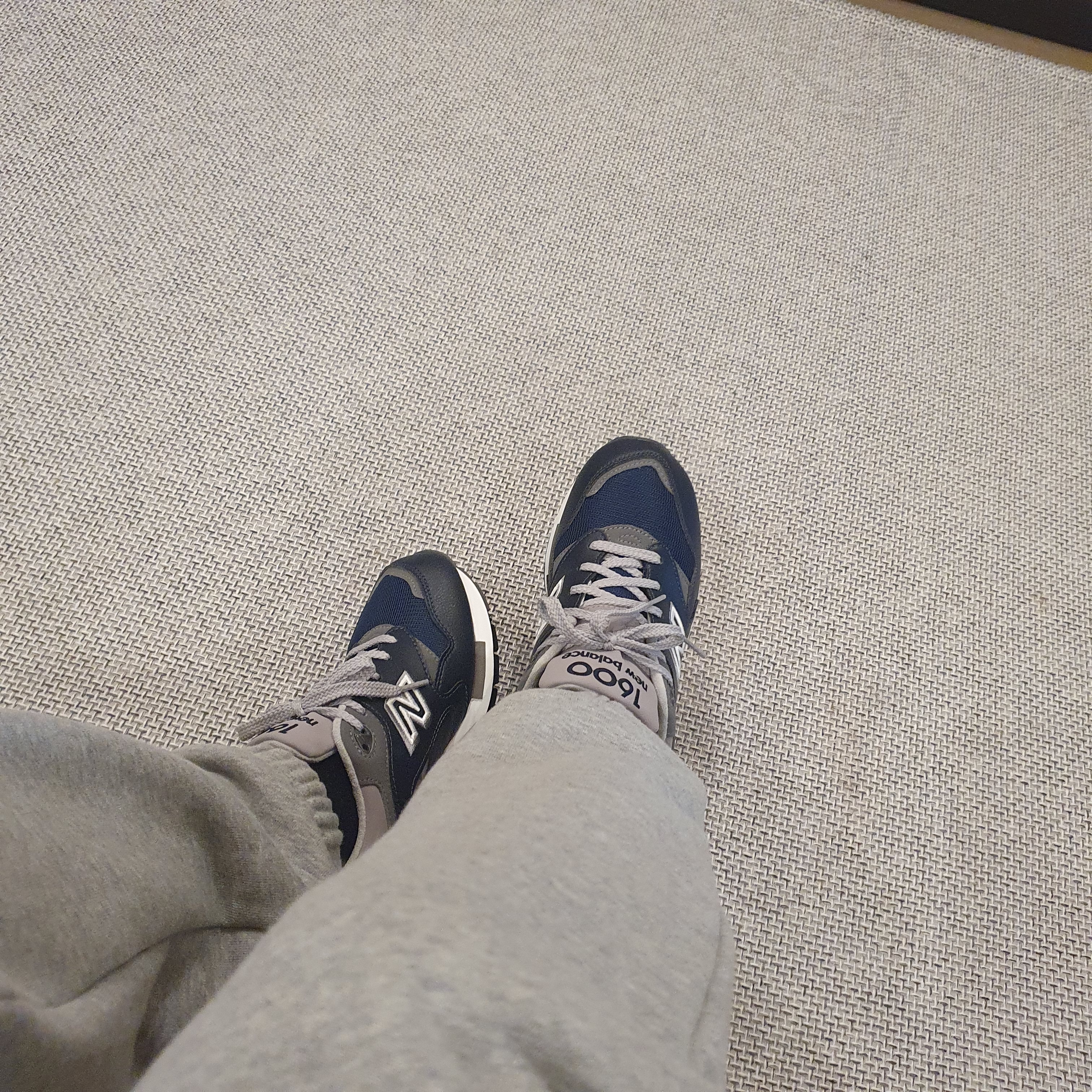 New Balance 1600 Legacy Navy 착용 스타일 - 3