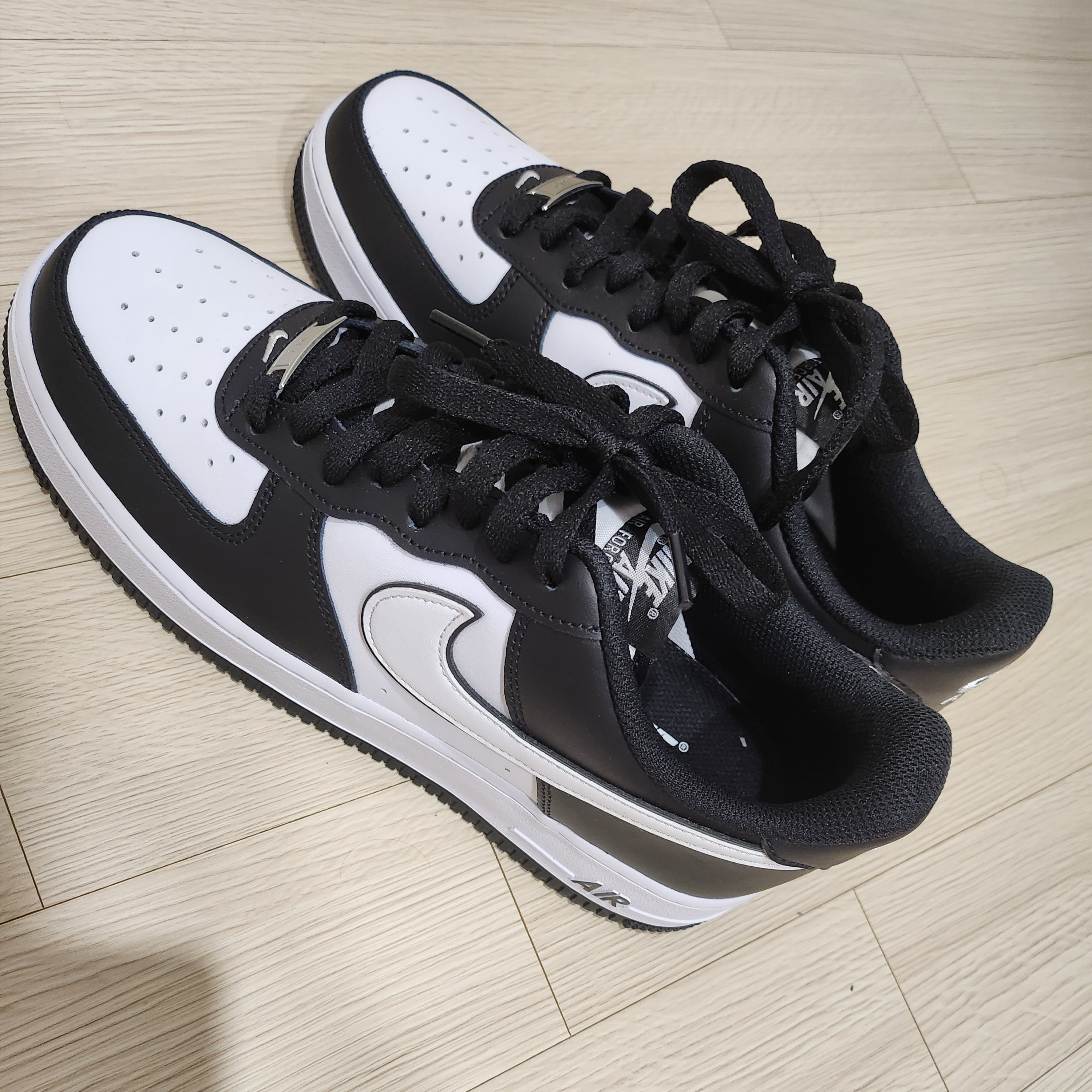 Nike Air Force 1 '07 Black White 착용 스타일