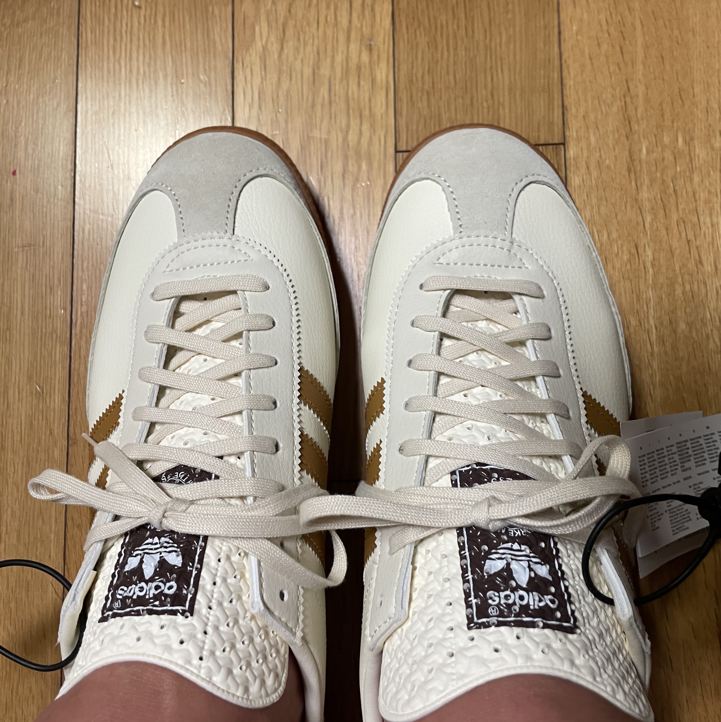 Adidas City Series Triest Cream White 착용 스타일