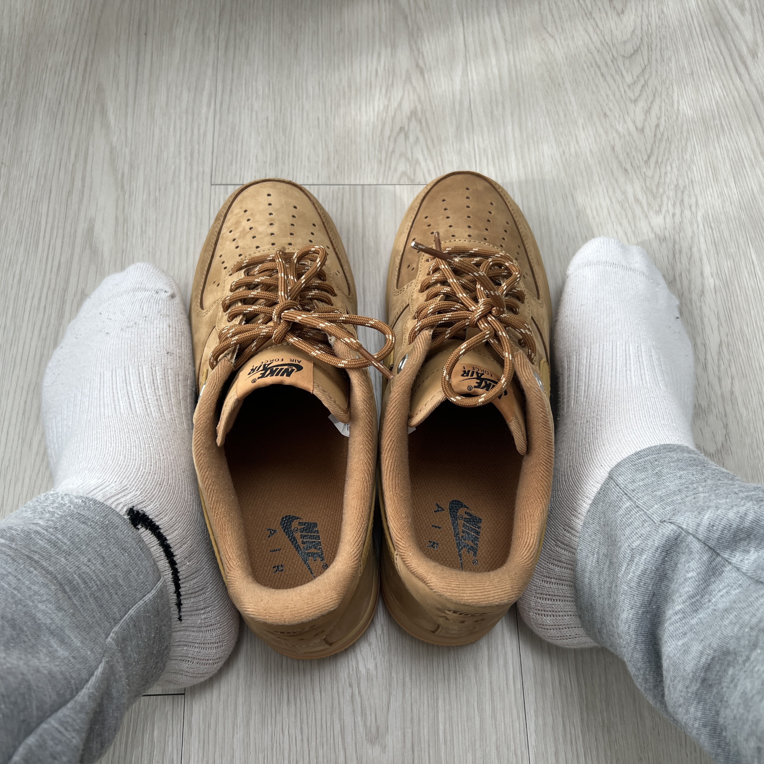 Nike Air Force 1 '07 WB Flax 착용 스타일 - 2