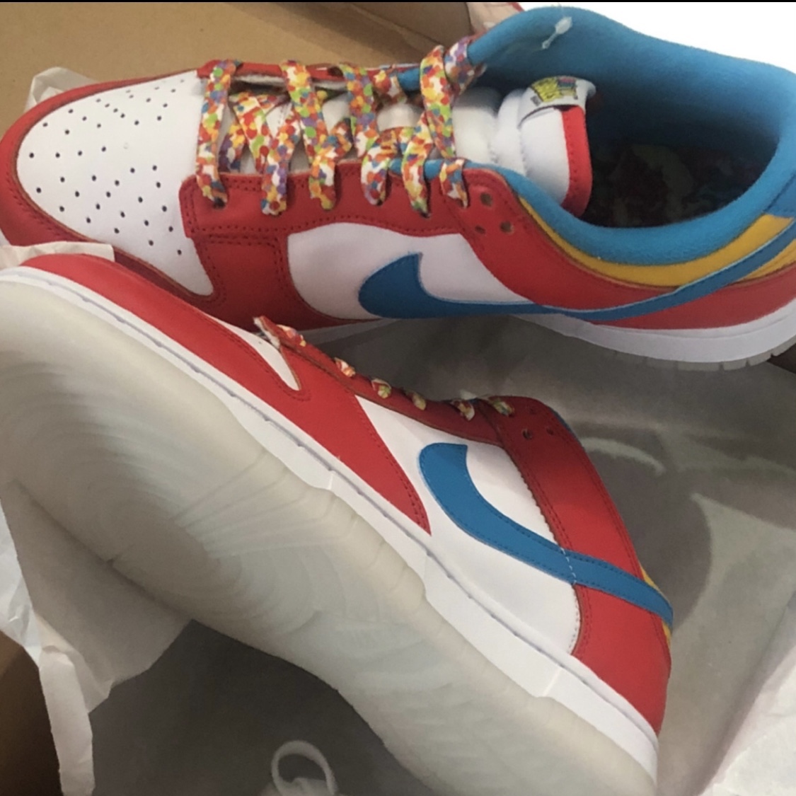 Nike x LeBron James x Fruity Pebbles Dunk Low QS Habanero Red 착용 스타일