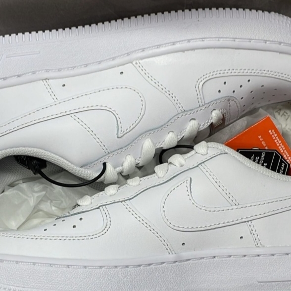 (GS) Nike Air Force 1 LE White 착용 스타일