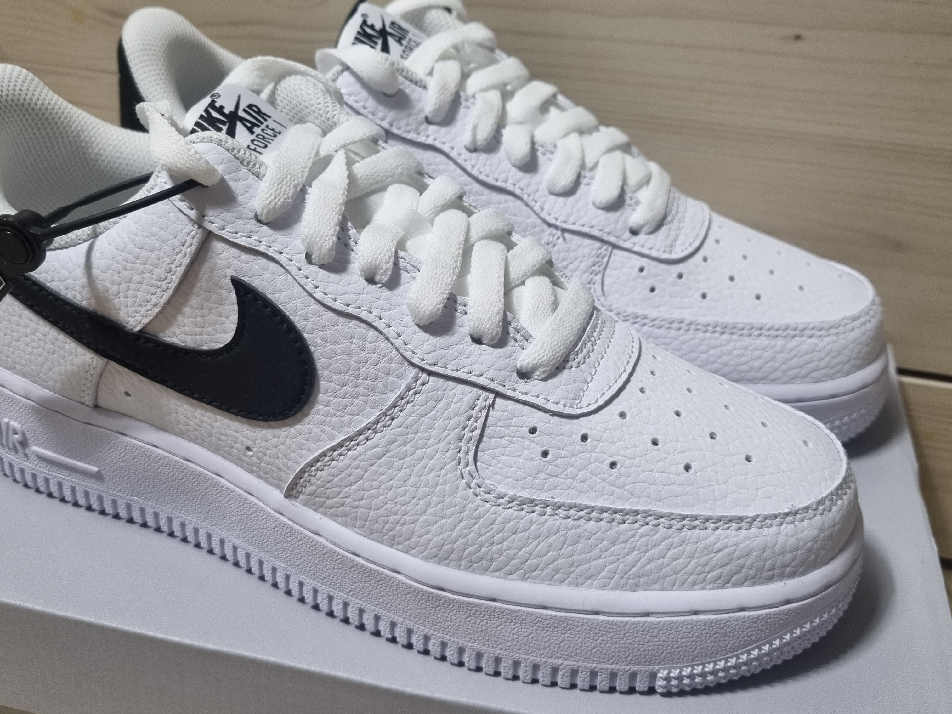 Nike Air Force 1 '07 White Black 착용 스타일