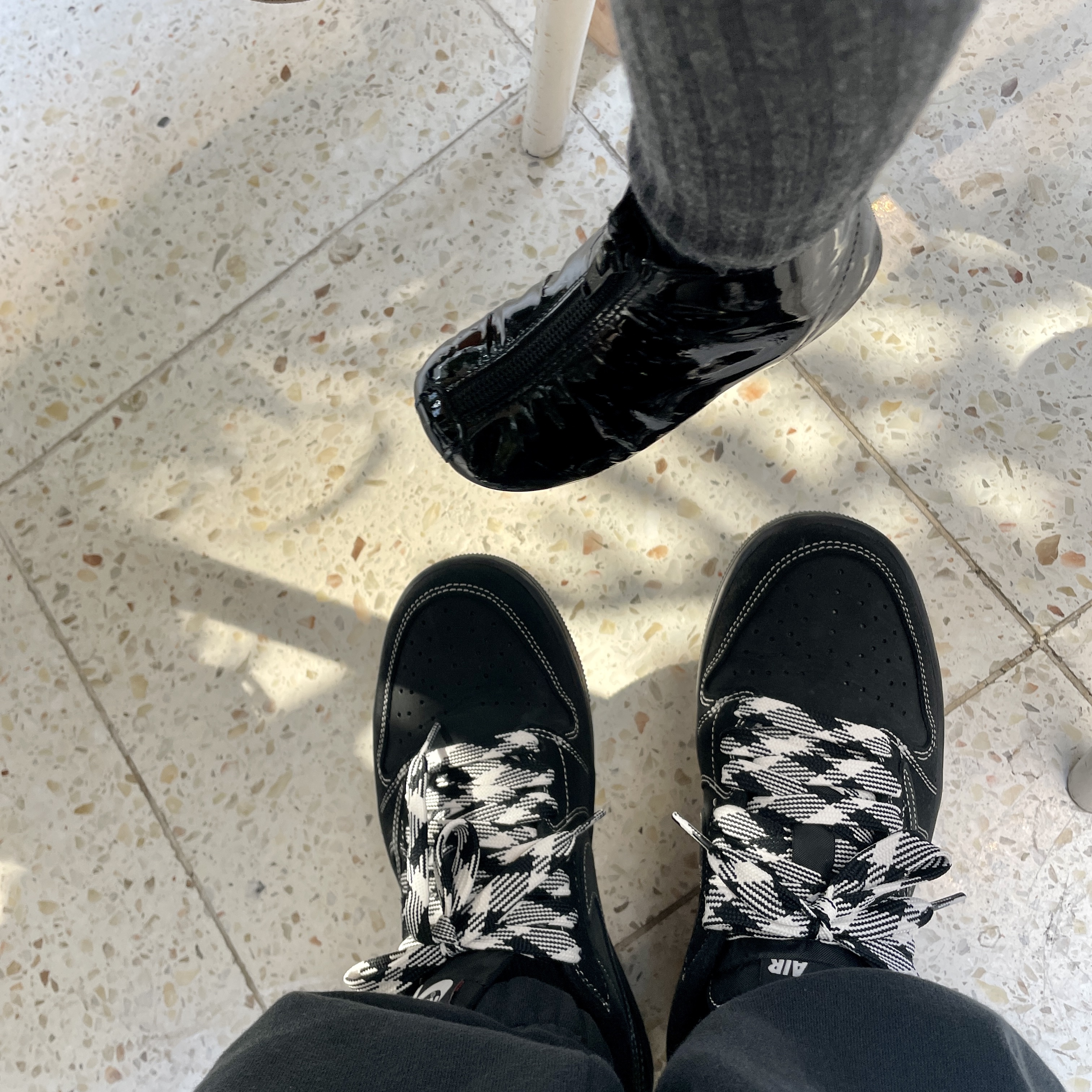 Jordan 1 x Travis Scott Retro Low OG SP Black Phantom 착용 스타일