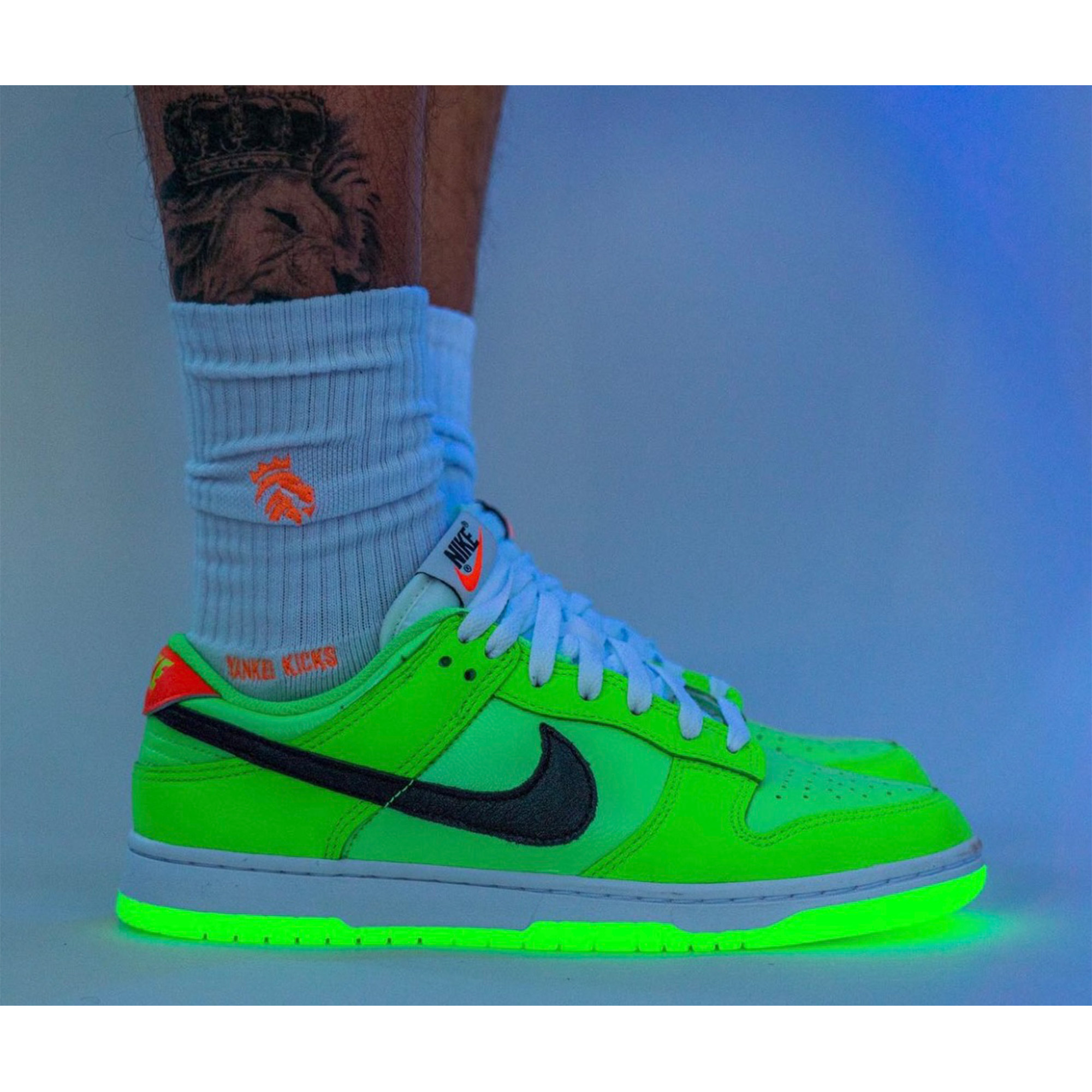 (W) Nike Air Force 1 '07 LX Glow In The Dark 착용 스타일 - 5