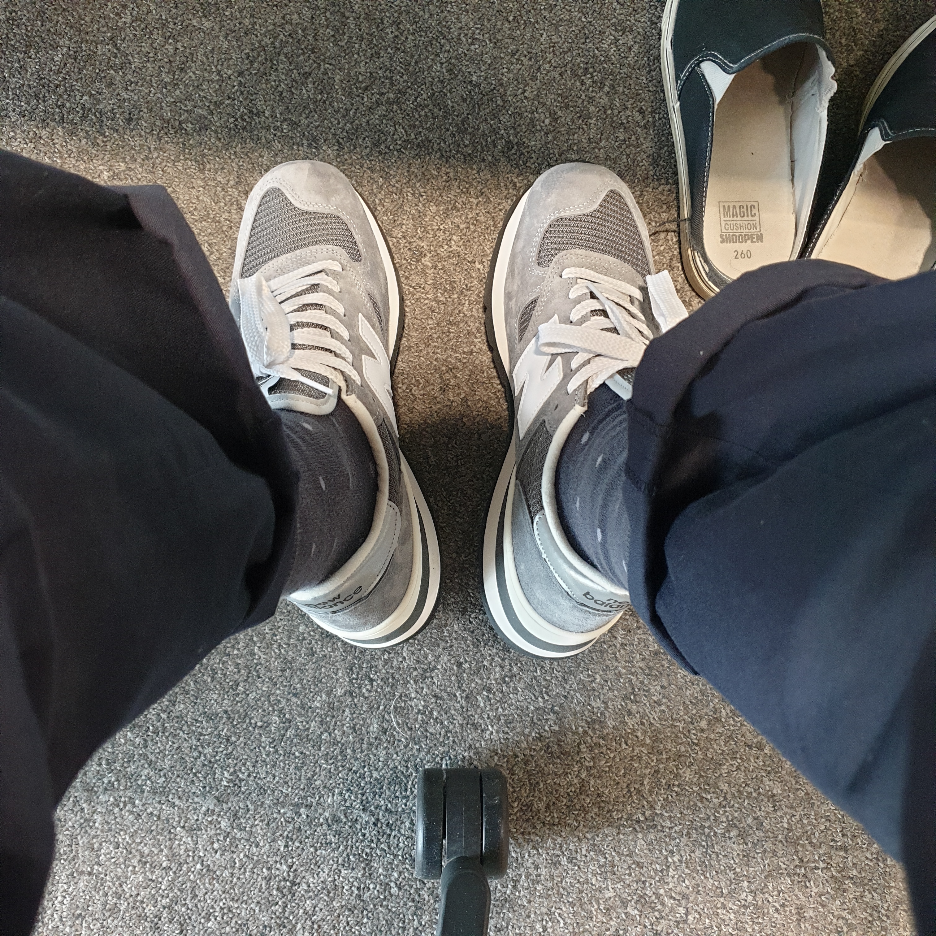 New Balance 990v1 Made in USA Grey White 착용 스타일