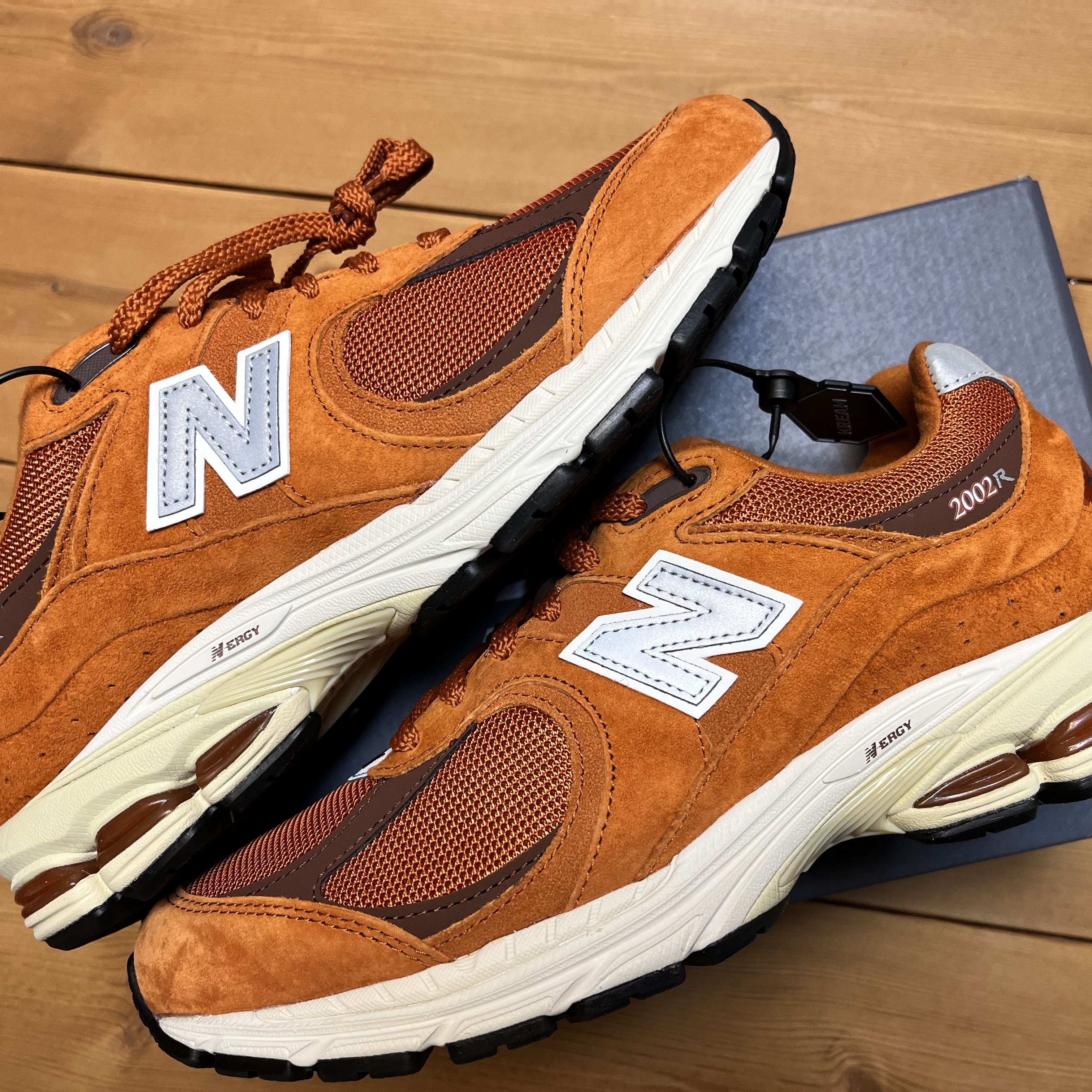 New Balance 2002R Rust Oxide 착용 스타일
