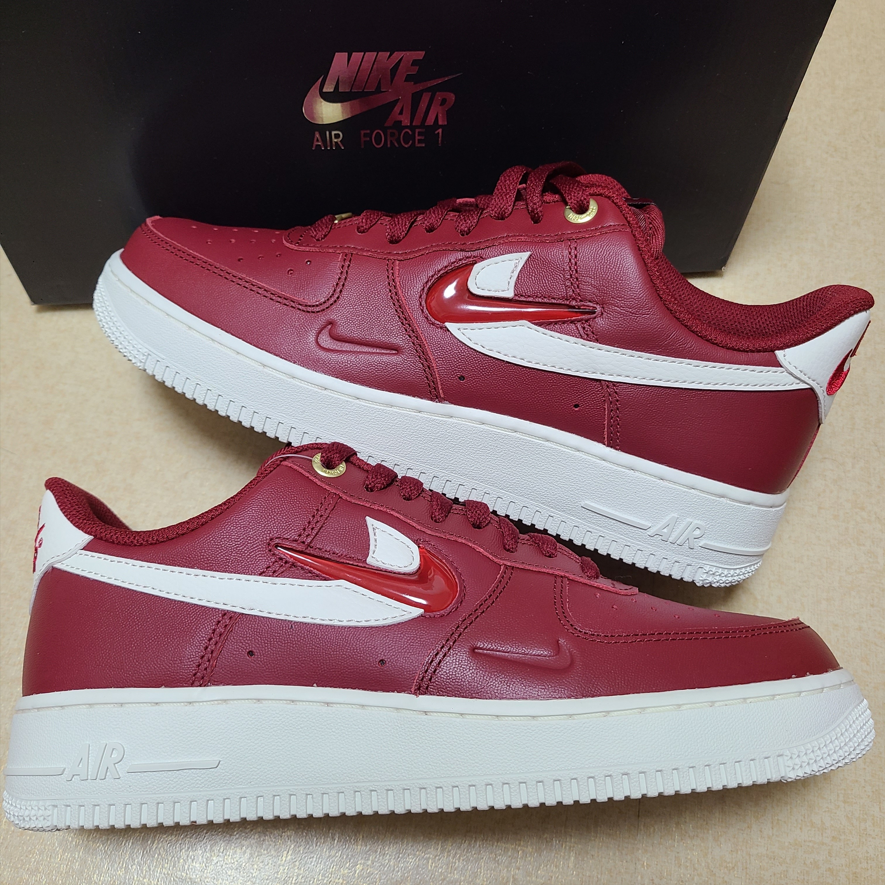 Nike Air Force 1 '07 PRM 40th Anniversary Join Forces Team Red 착용 스타일 - 1