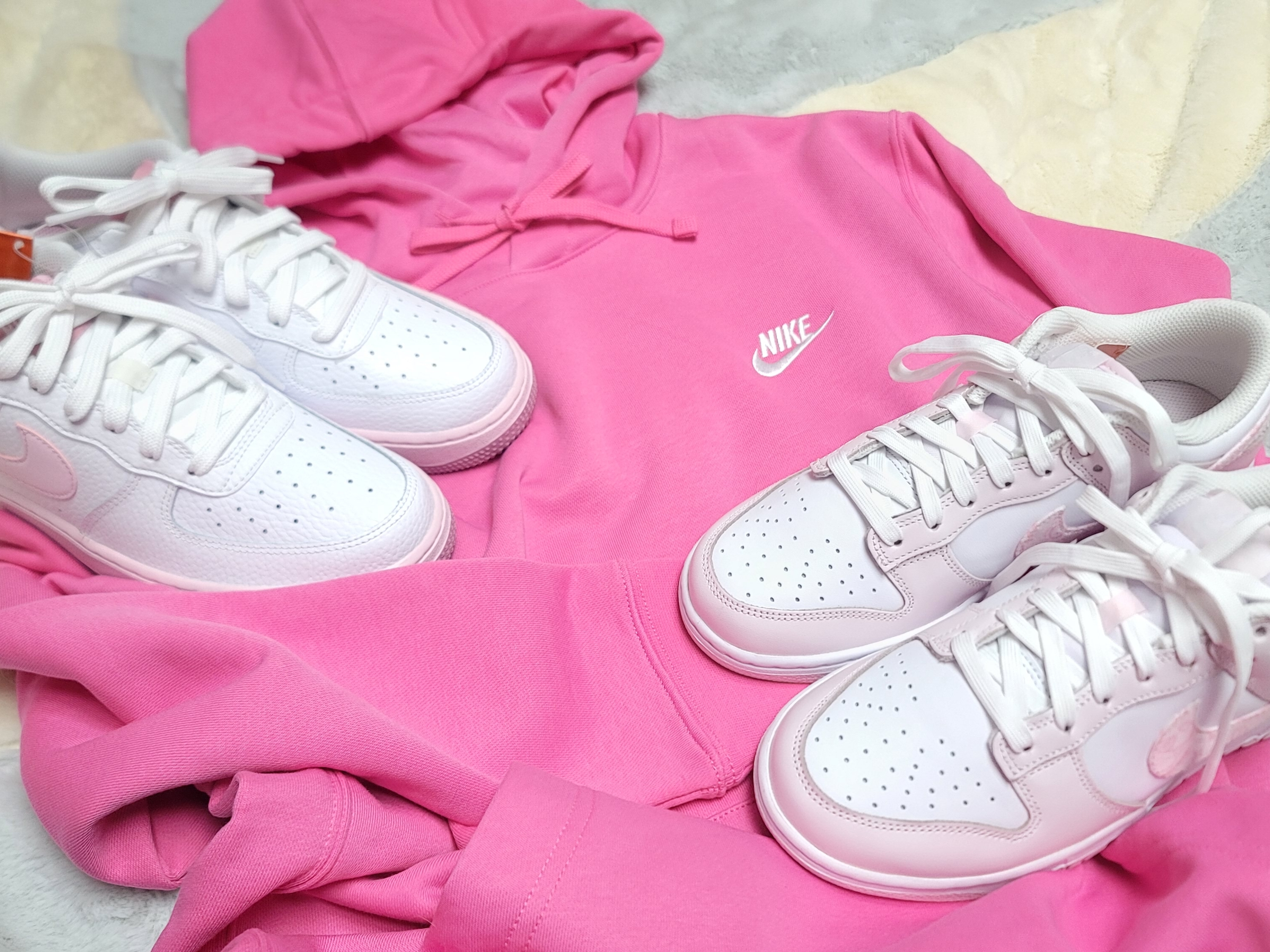 (GS) Nike Air Force 1 White Pink, (W) Nike Dunk Low Pearl Pink 착용 스타일 - 2