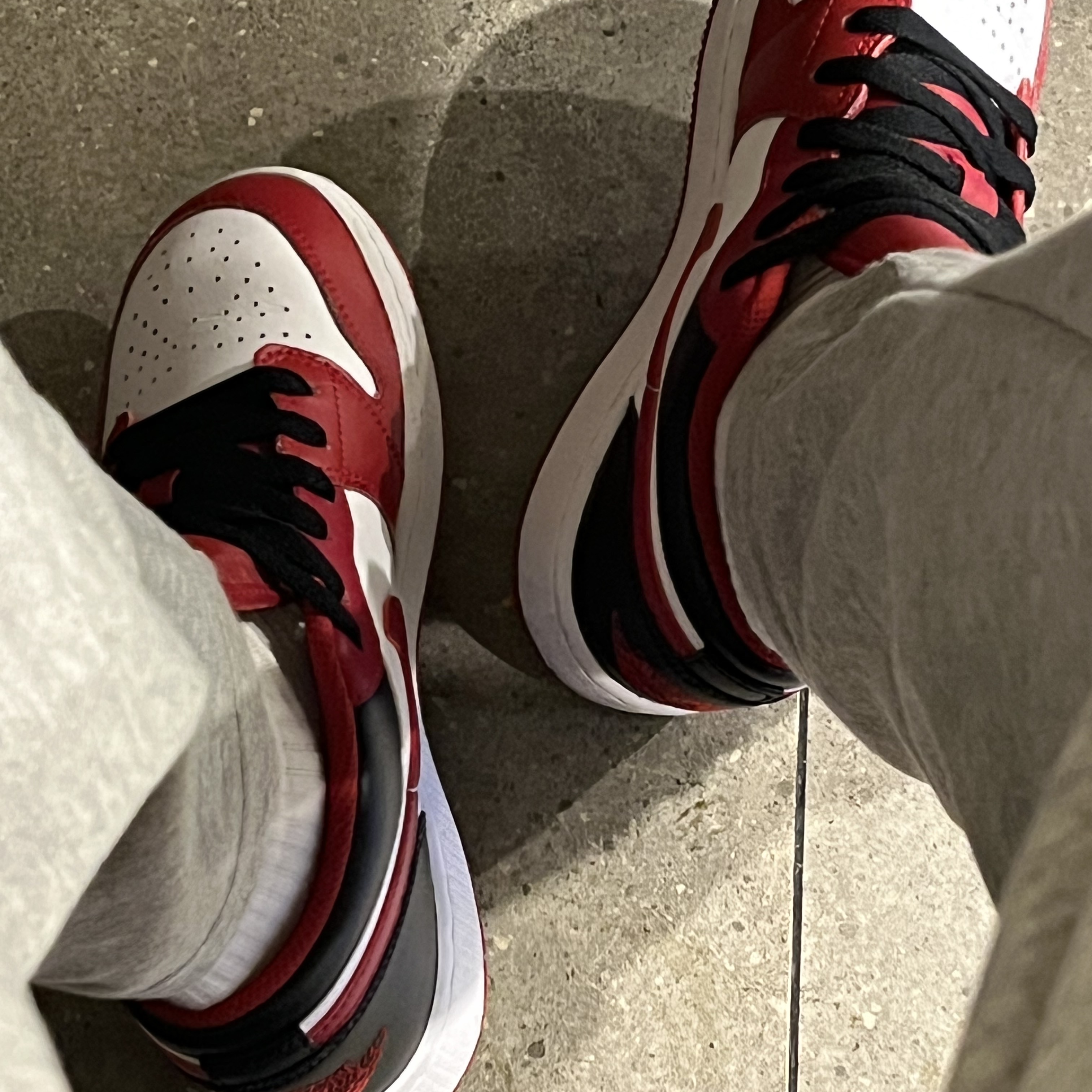 (GS) Jordan 1 Low White Gym Red Black 착용 스타일