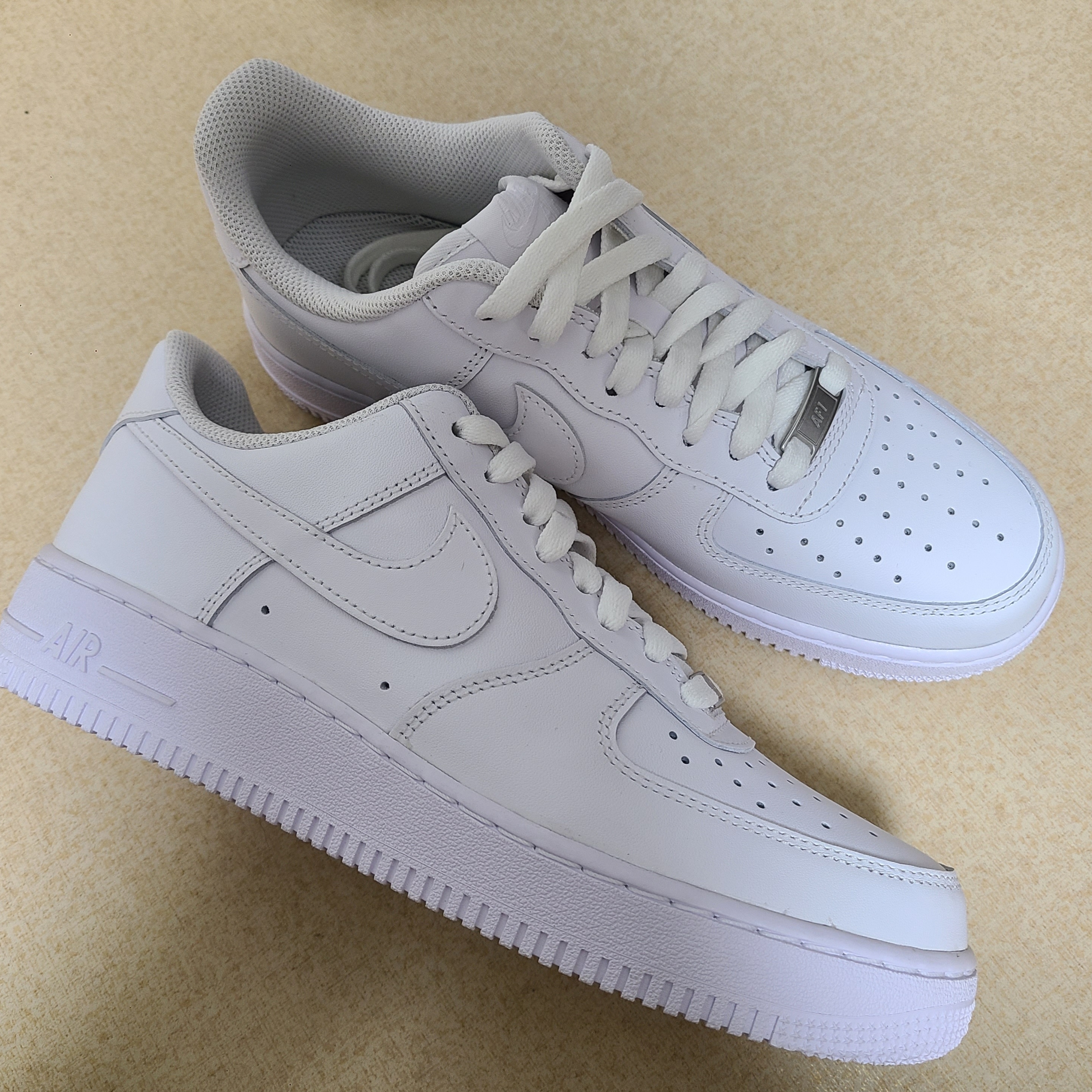 Nike Air Force 1 '07 Low White 착용 스타일