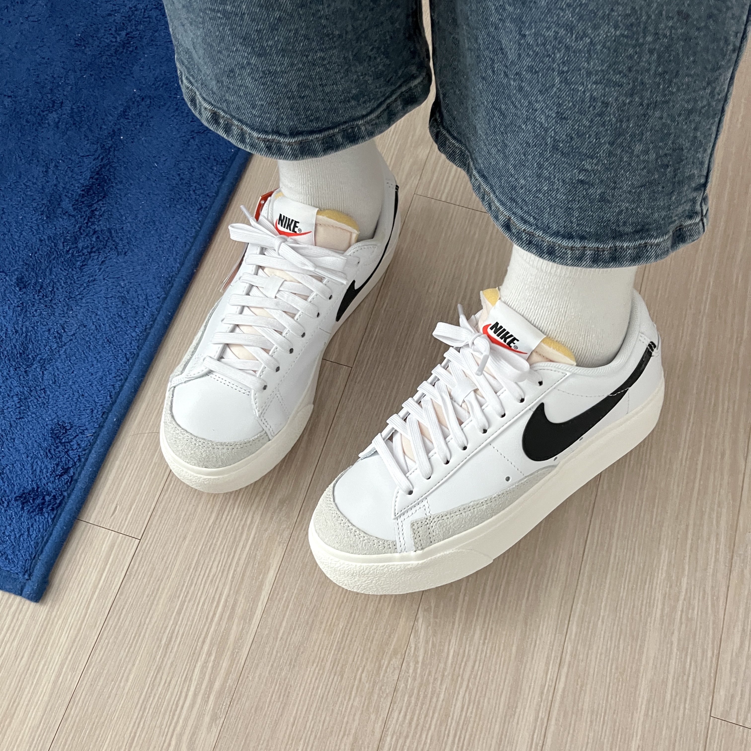 (W) Nike Blazer Low Platform White Black 착용 스타일