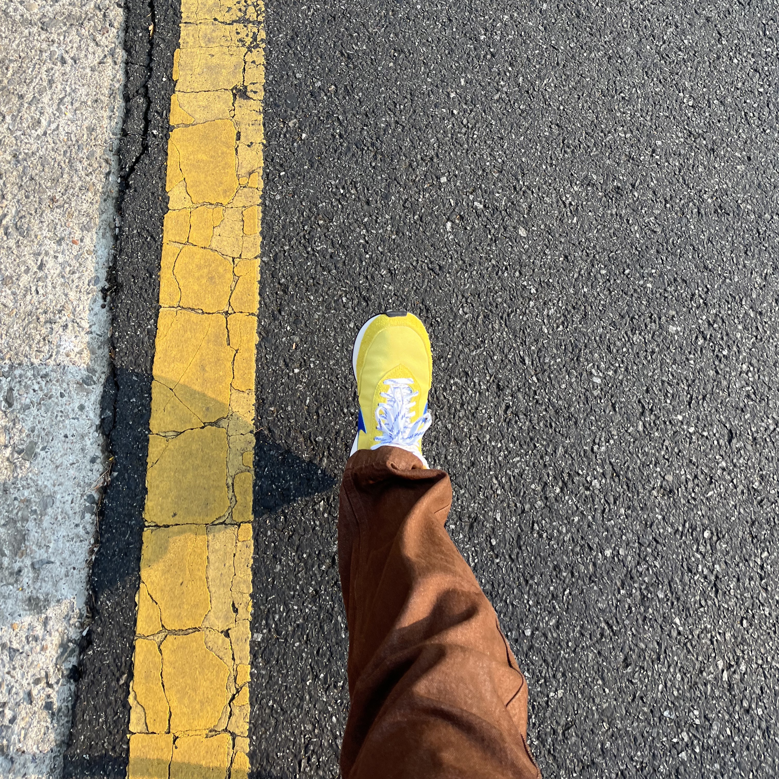 Nike Waffle Trainer 2 SD Yellow Strike 착용 스타일