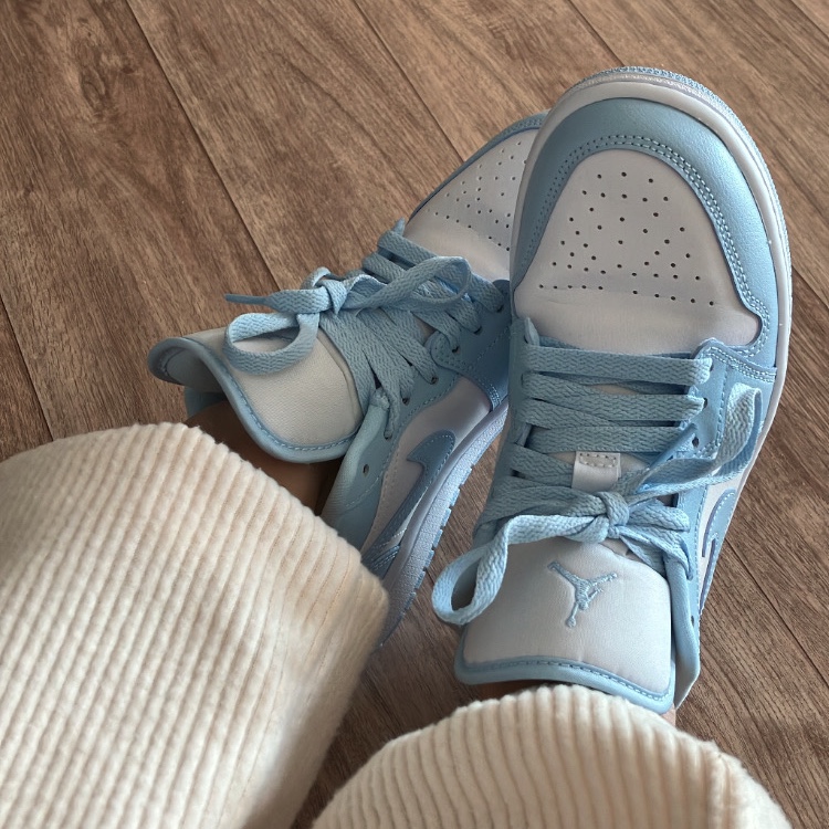 (W) Jordan 1 Low White Ice Blue 착용 스타일