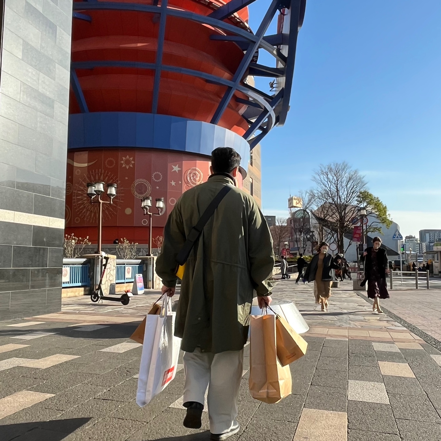 Uniqlo U Wide Fit Baker Pants Natural 착용 스타일