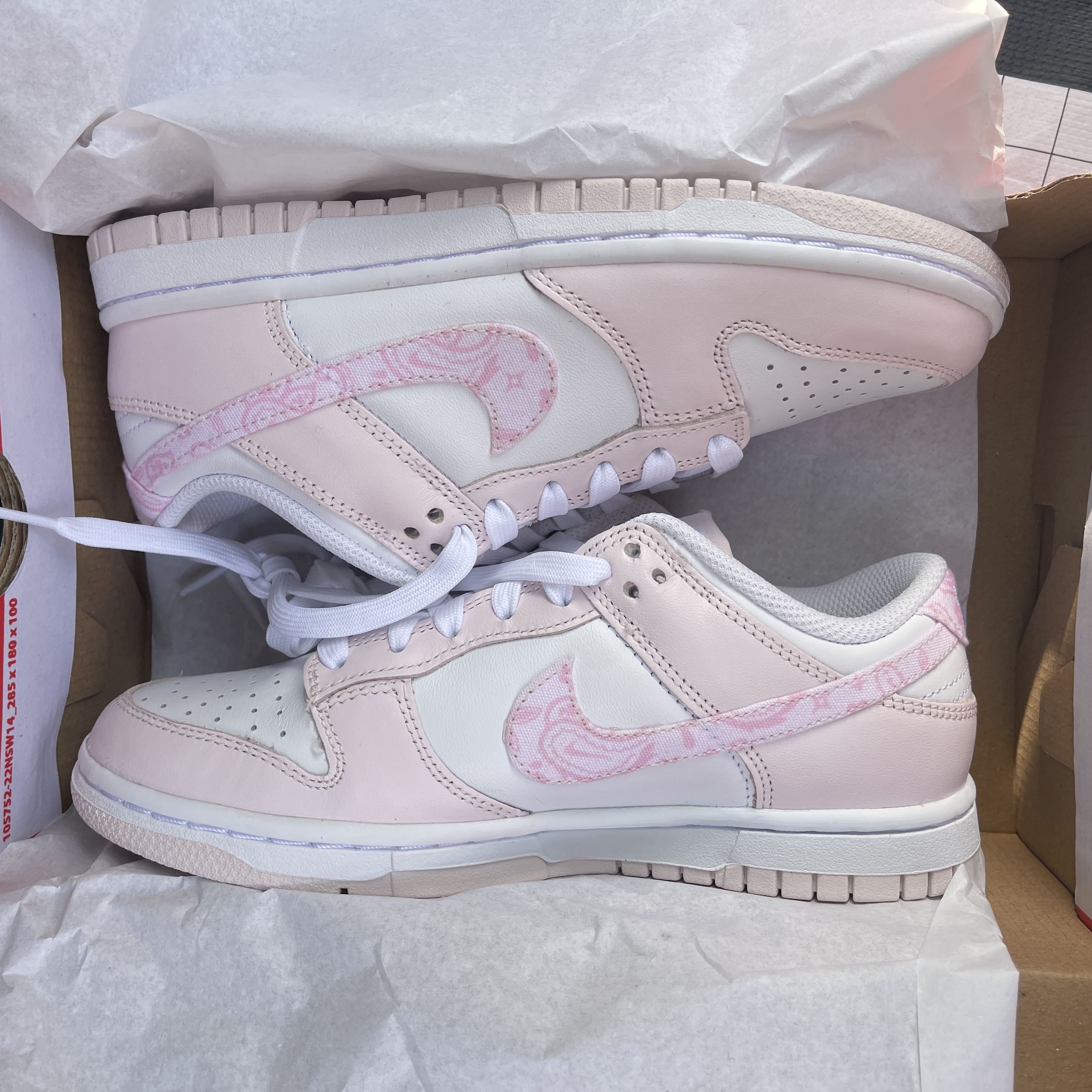 (W) Nike Dunk Low Pearl Pink 착용 스타일 - 1