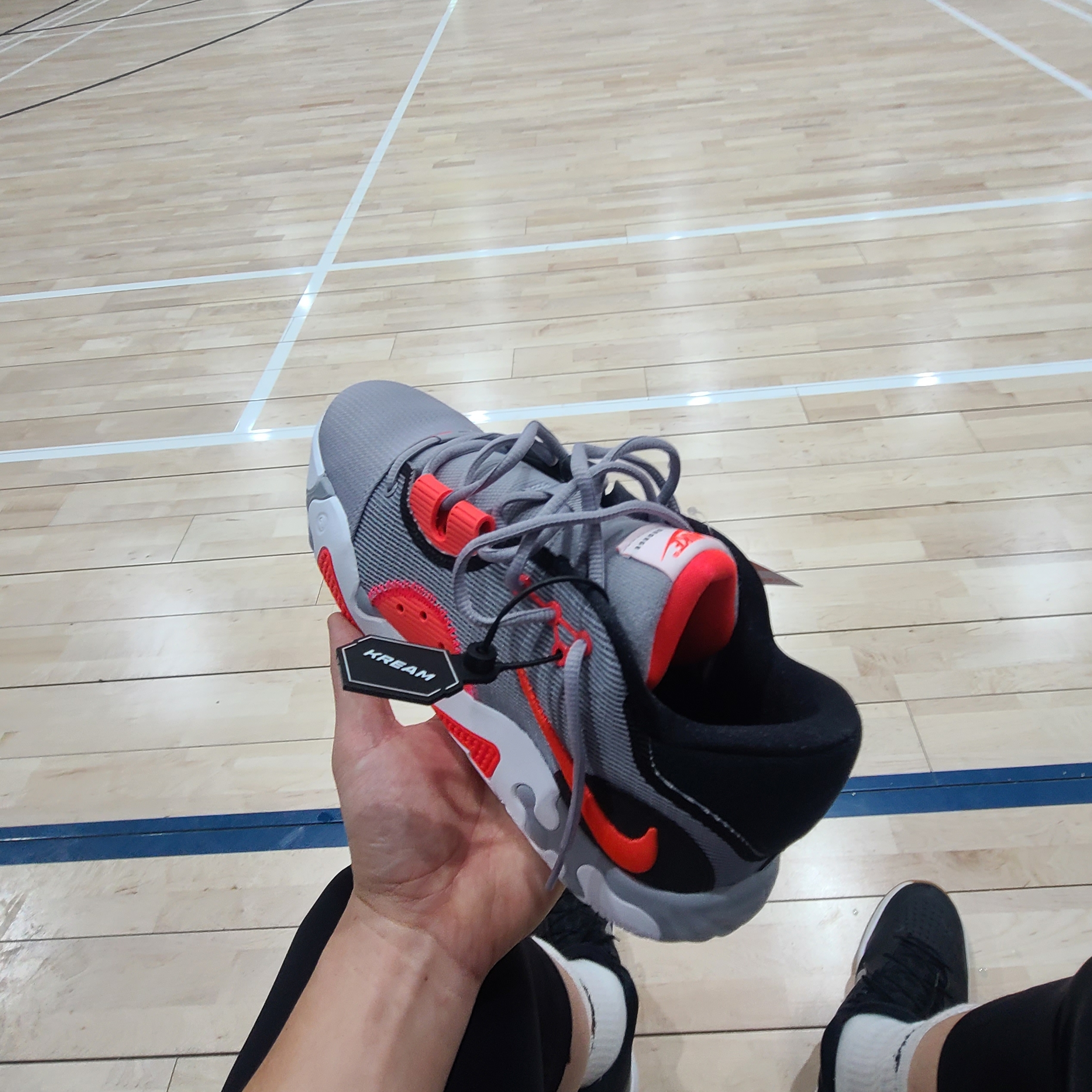 Nike PG 6 EP Infrared 착용 스타일 - 2