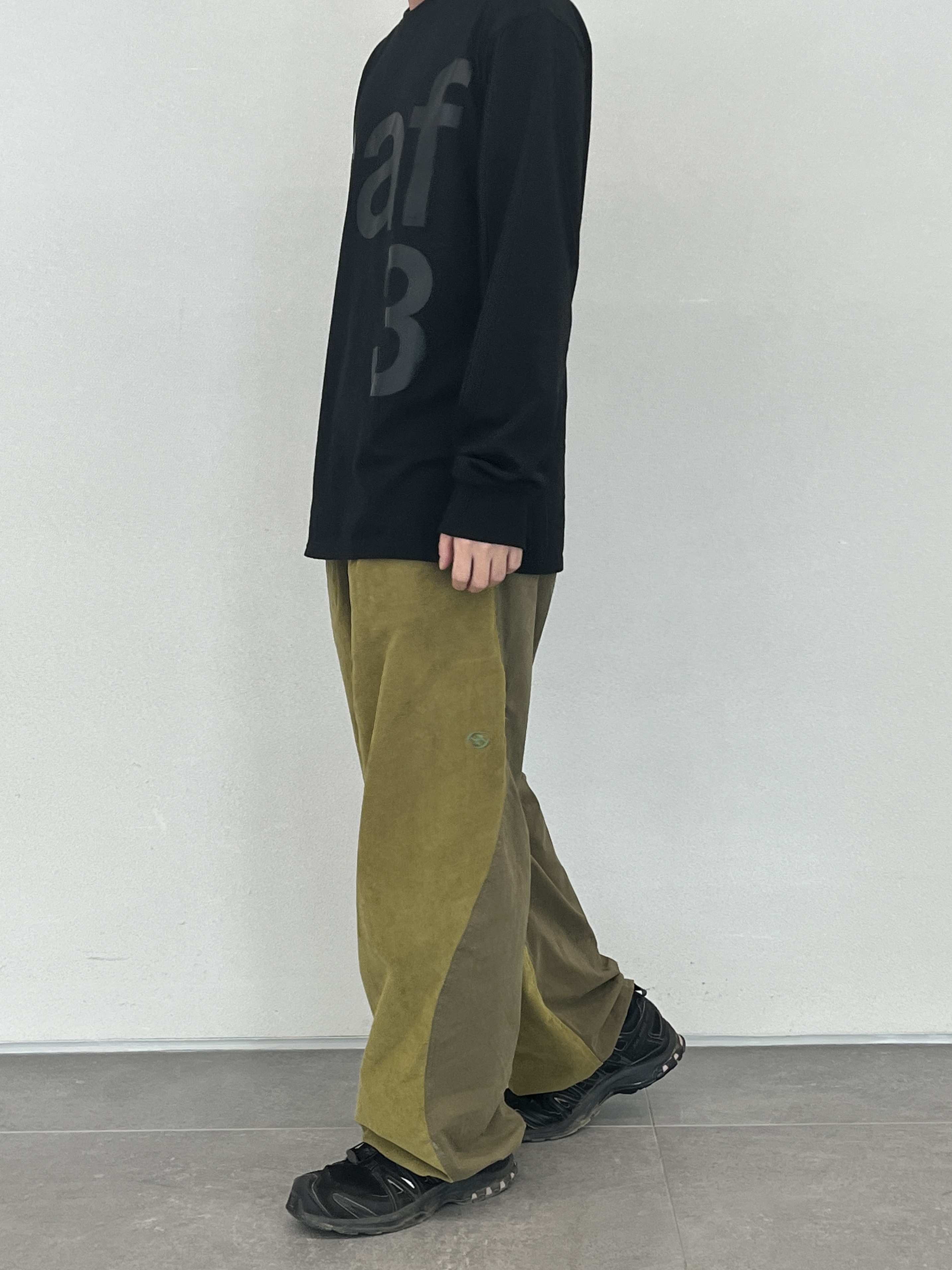 [예약 배송][KREAM 단독] Safarispot Basic Safari LS T-Shirt Black, Salomon XA Pro 3D Black Magnet 착용 스타일 - 2